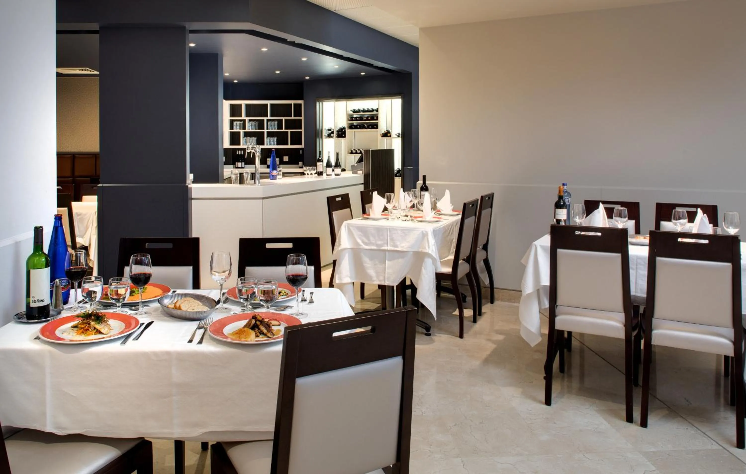 Restaurant/places to eat in Hôtel Alba