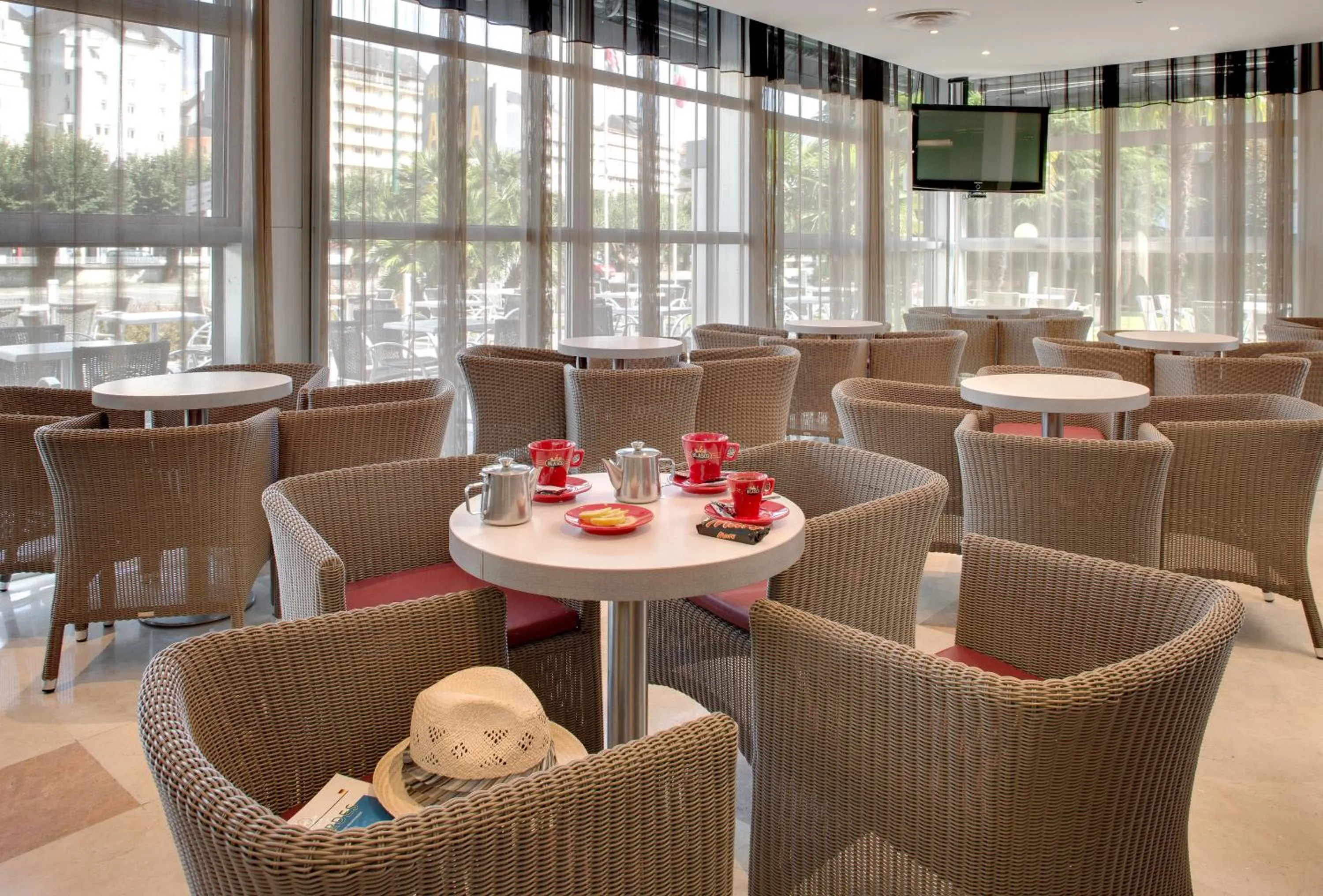 Lounge or bar in Hôtel Alba