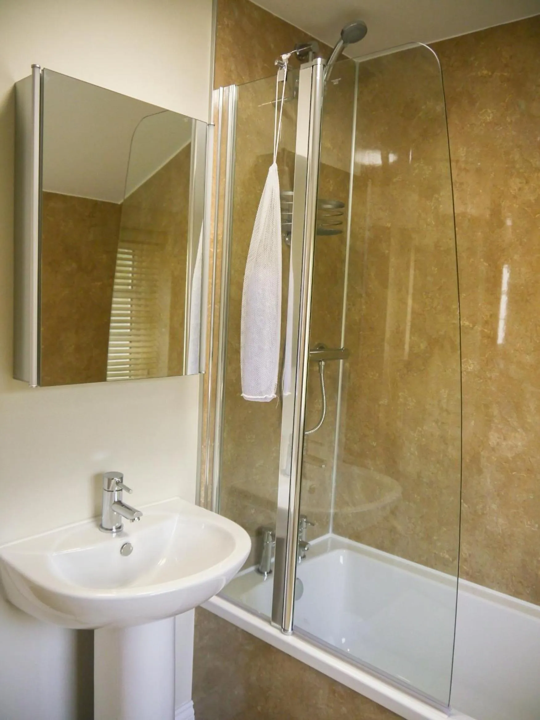 Shower in Waterfoot Park