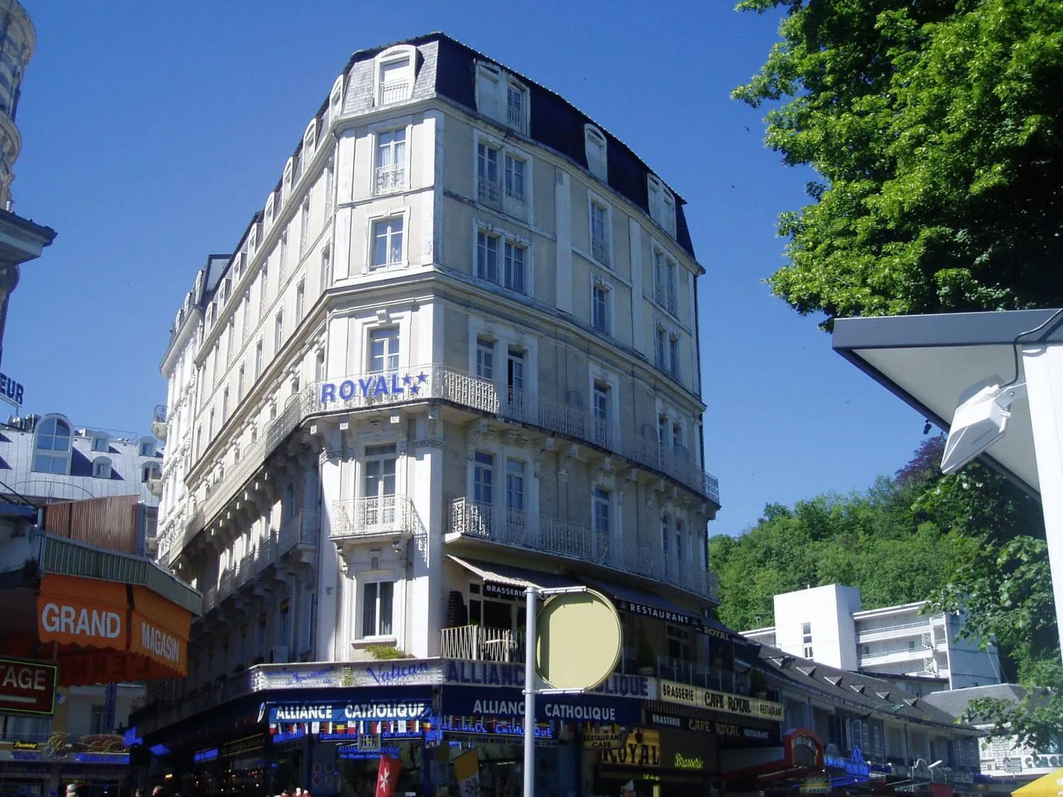 Property building in Hôtel Royal
