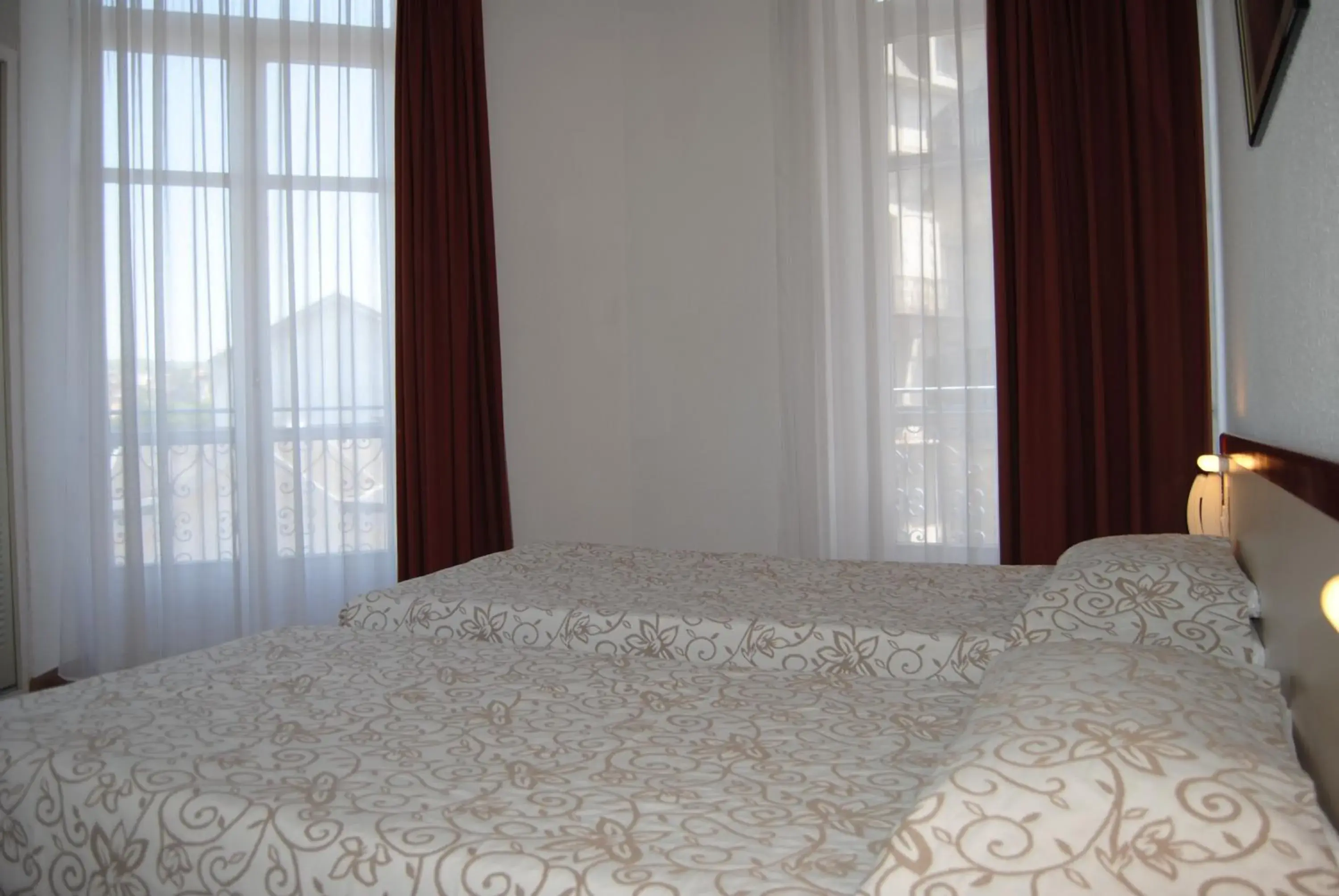 Twin Room in Hôtel Royal Twin Room in Hôtel Royal