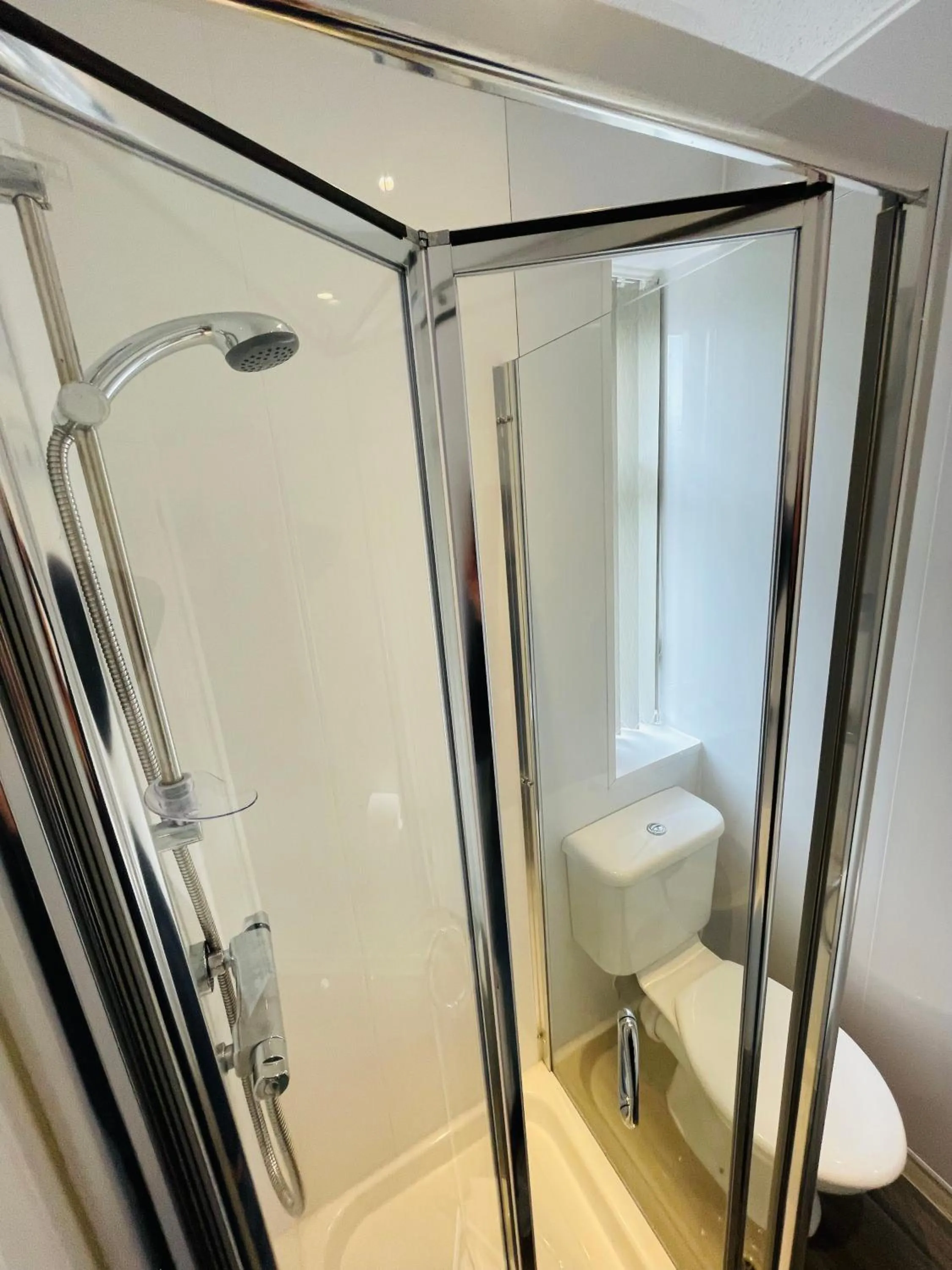 Shower in Windsor Park Hotel