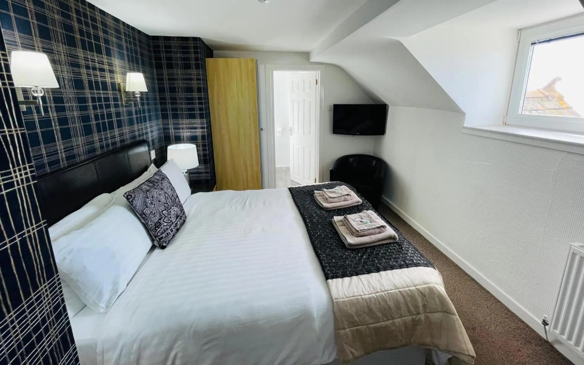 TV and multimedia, Bed in Windsor Park Hotel