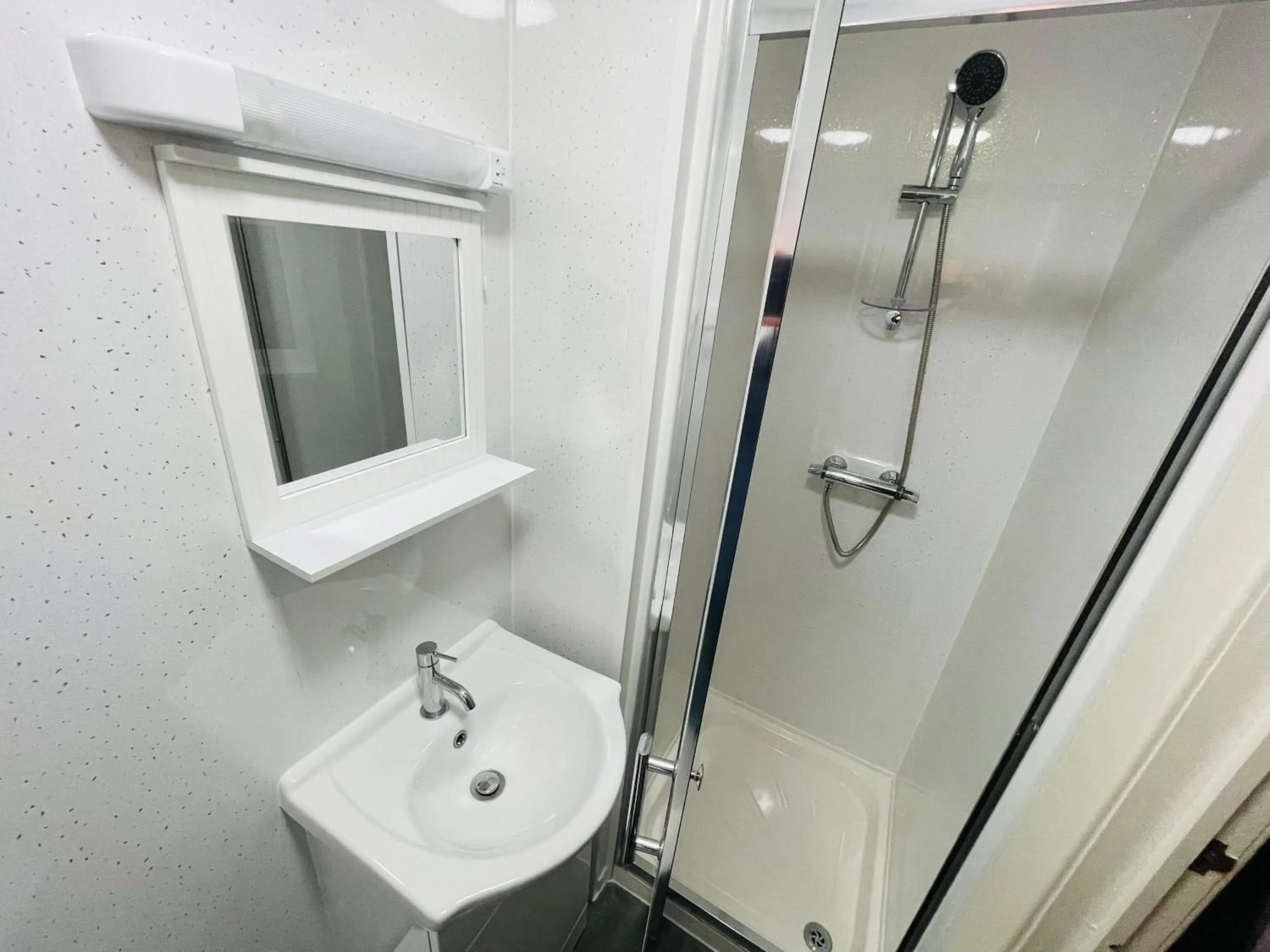 Shower in Windsor Park Hotel