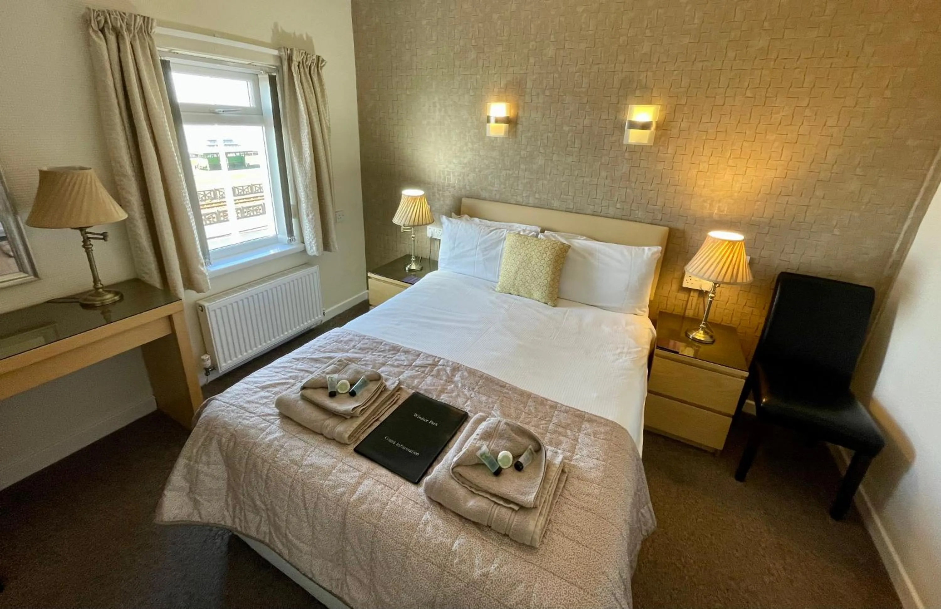 Photo of the whole room, Bed in Windsor Park Hotel