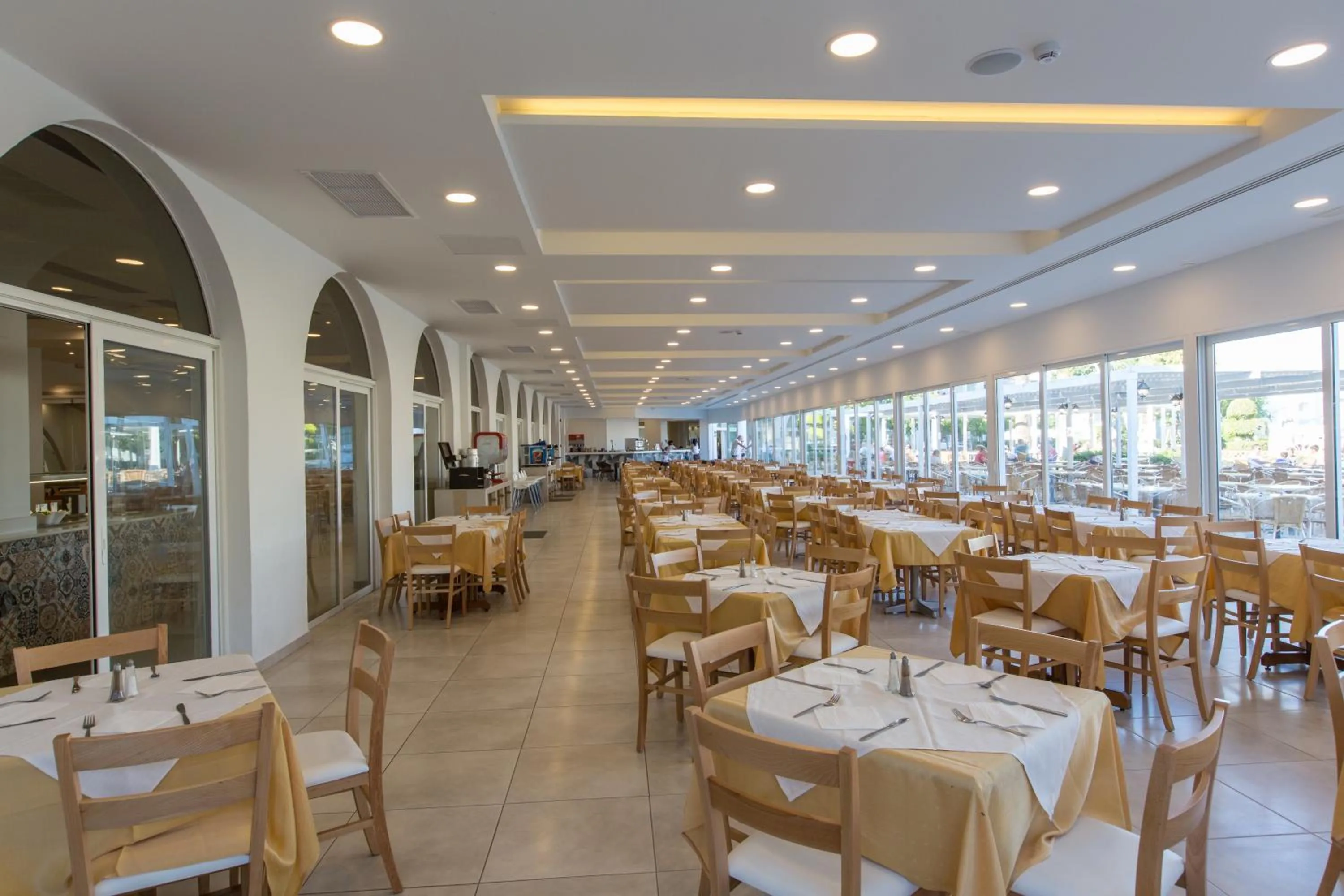 Restaurant/places to eat in Sun Palace Hotel