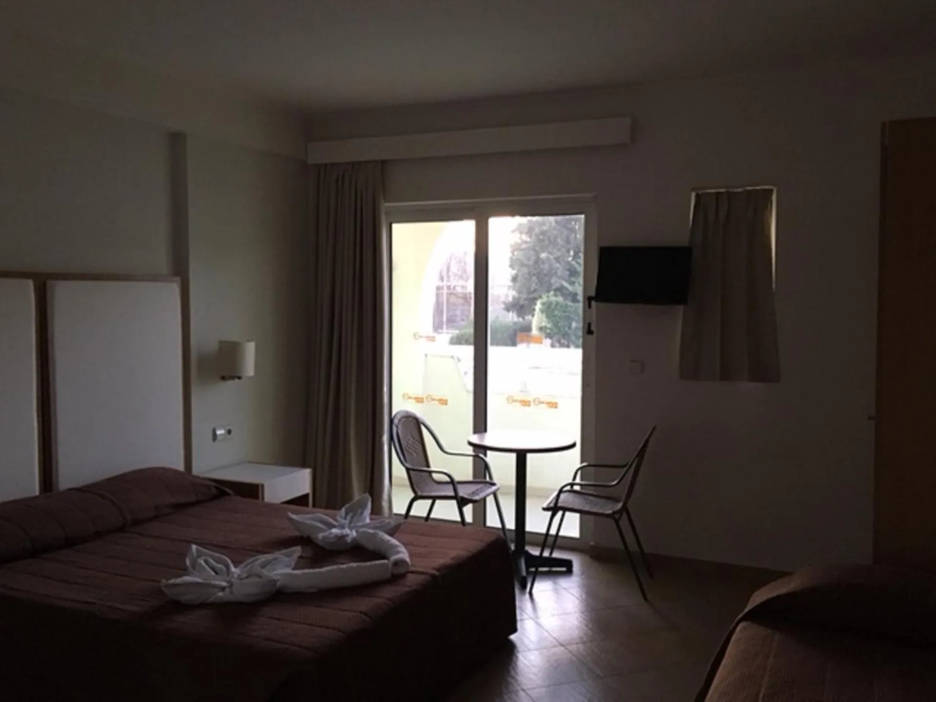 Photo of the whole room, Bed in Sun Palace Hotel