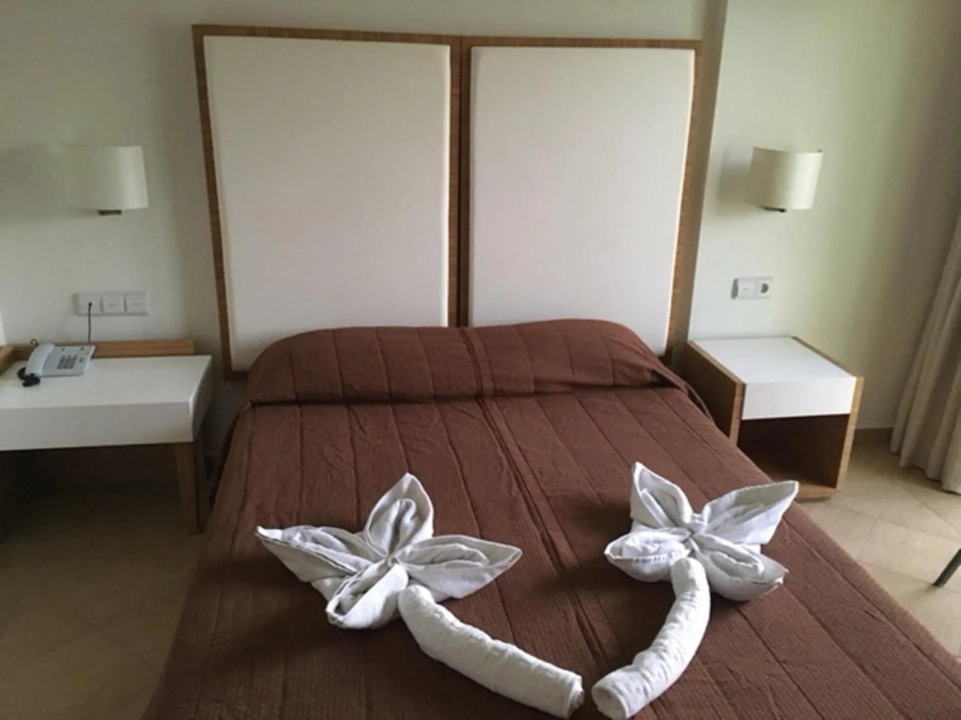 Decorative detail, Bed in Sun Palace Hotel