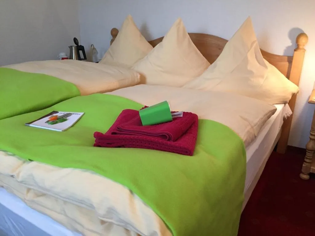 Bed in Hotel Zur Eisenbahn
