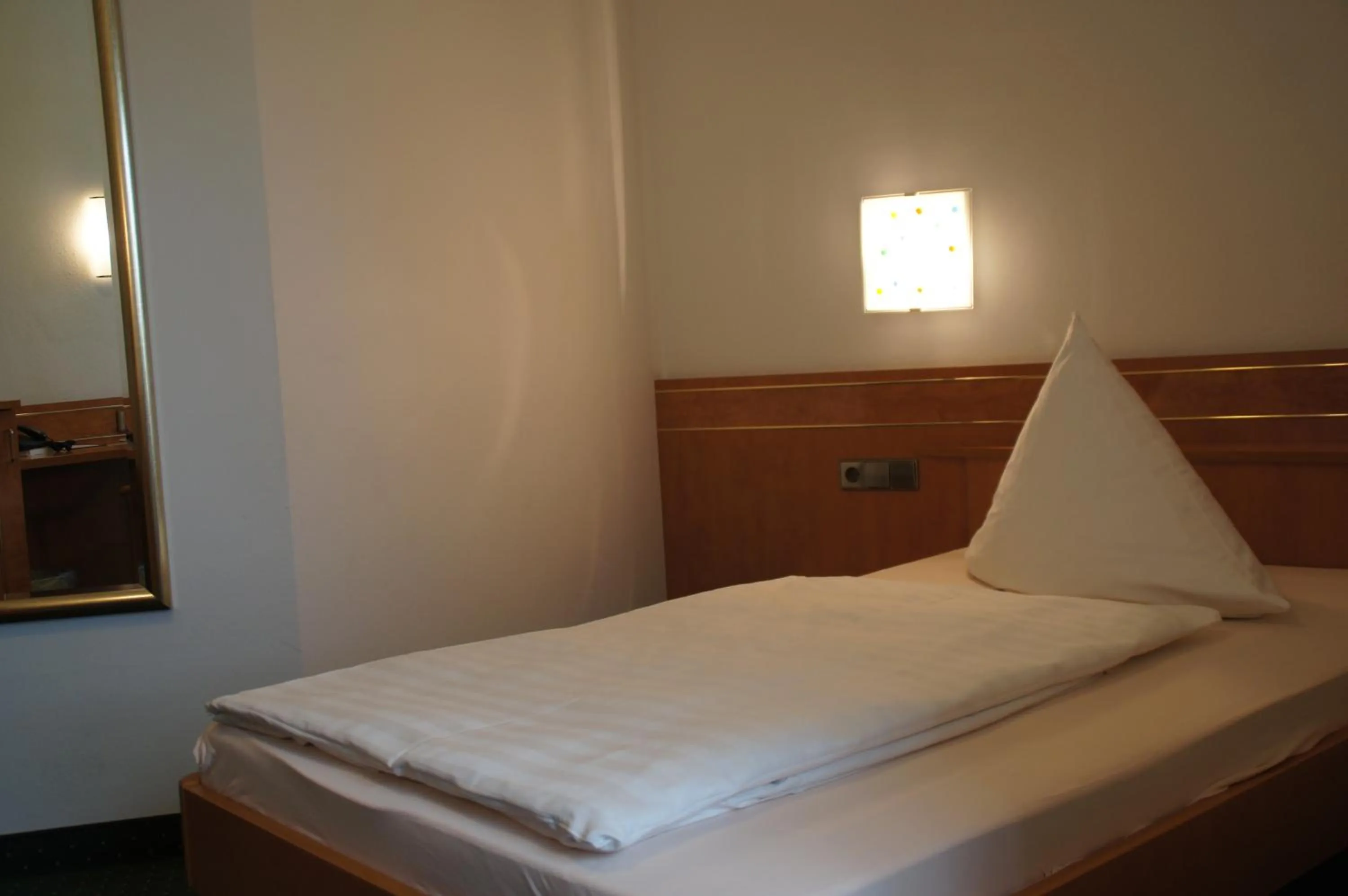 Photo of the whole room, Bed in Hotel Zur Eisenbahn