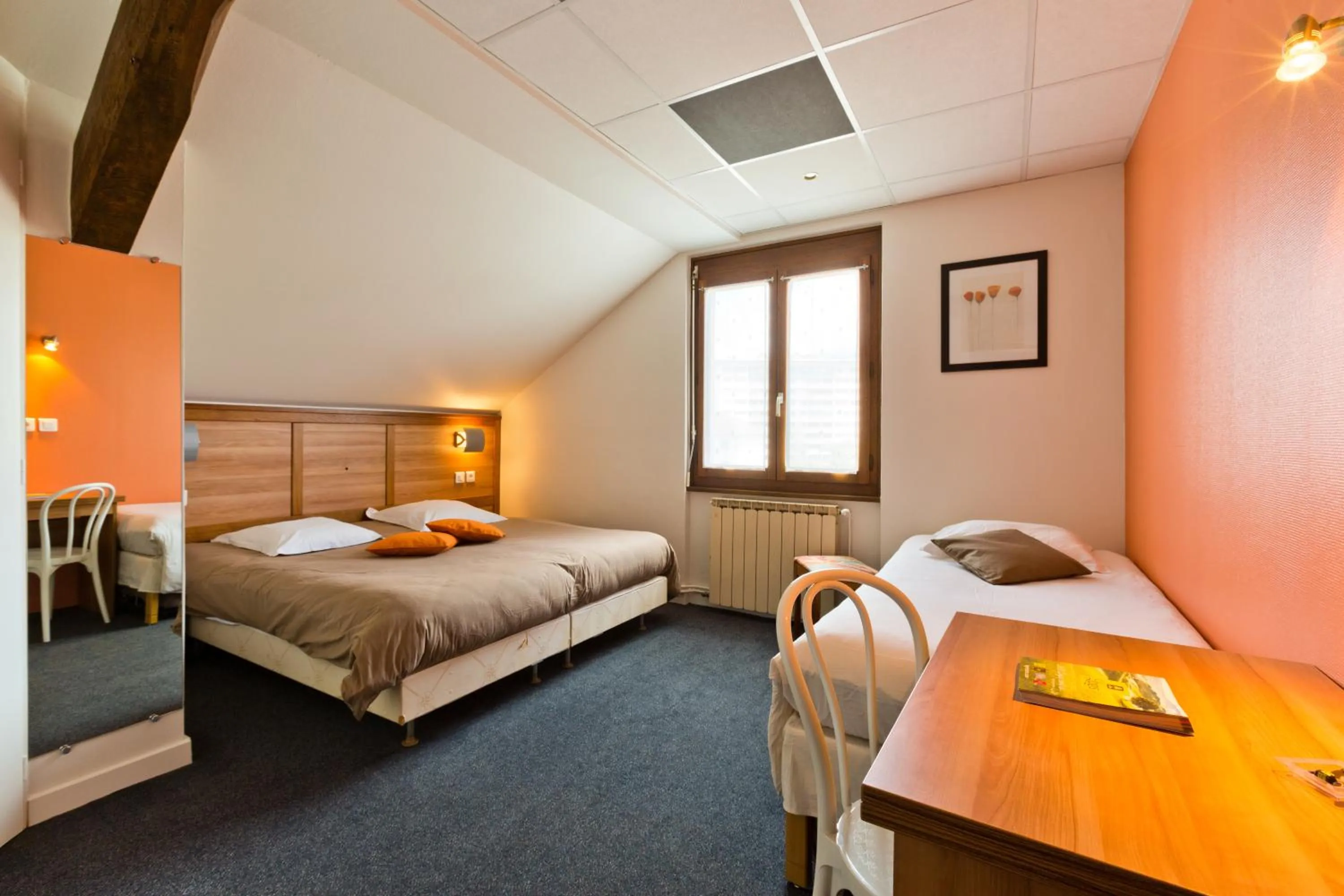 Day, Bed in Logis Hôtel Restaurant Bellevue Annecy