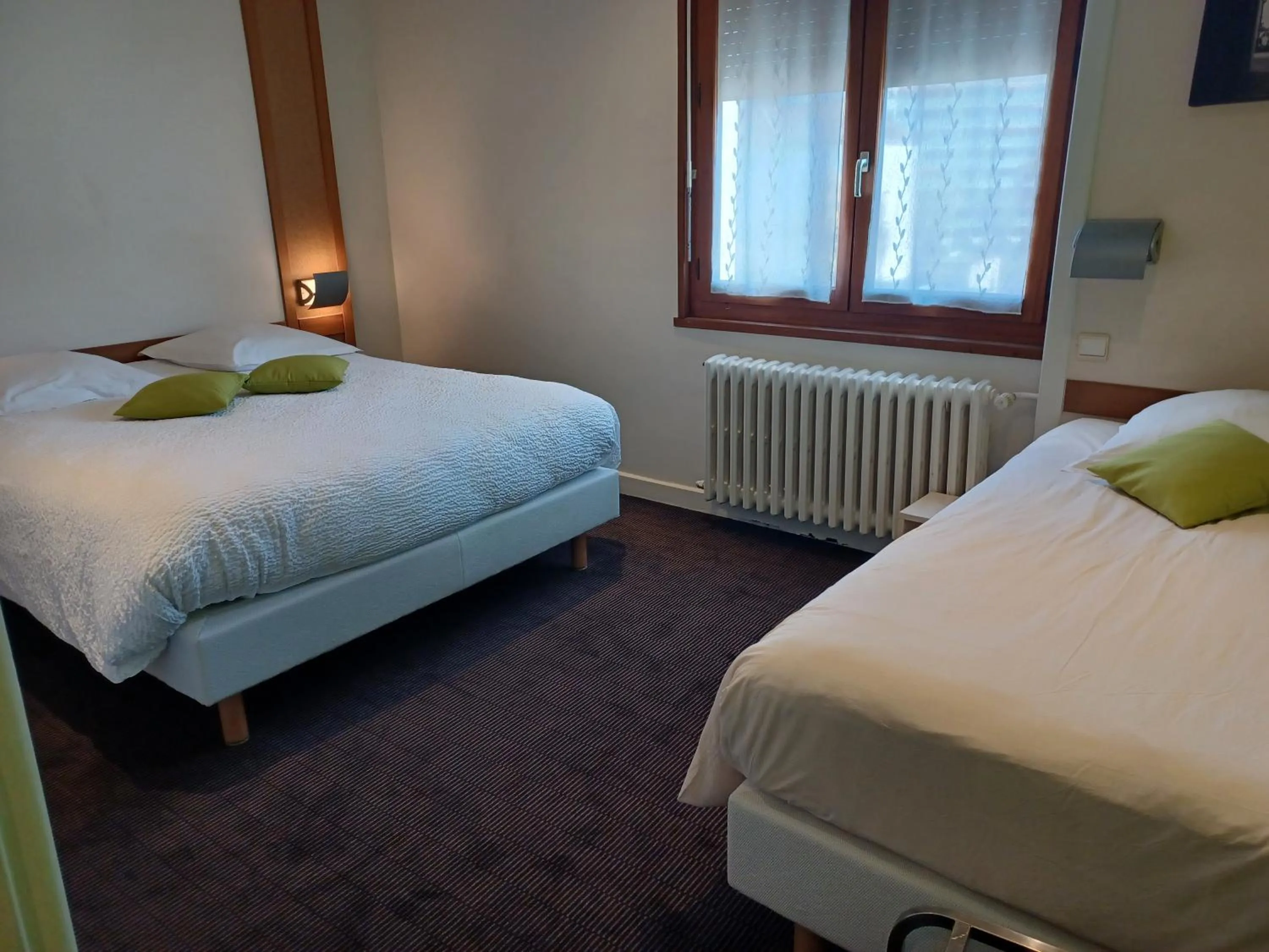 Bedroom, Bed in Logis Hôtel Restaurant Bellevue Annecy