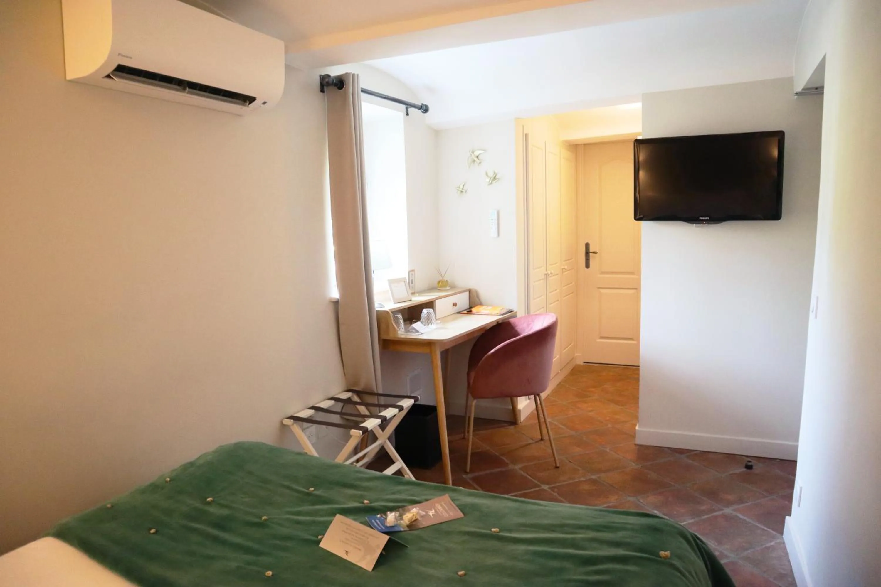 Bed in Le Domaine Du Colombier