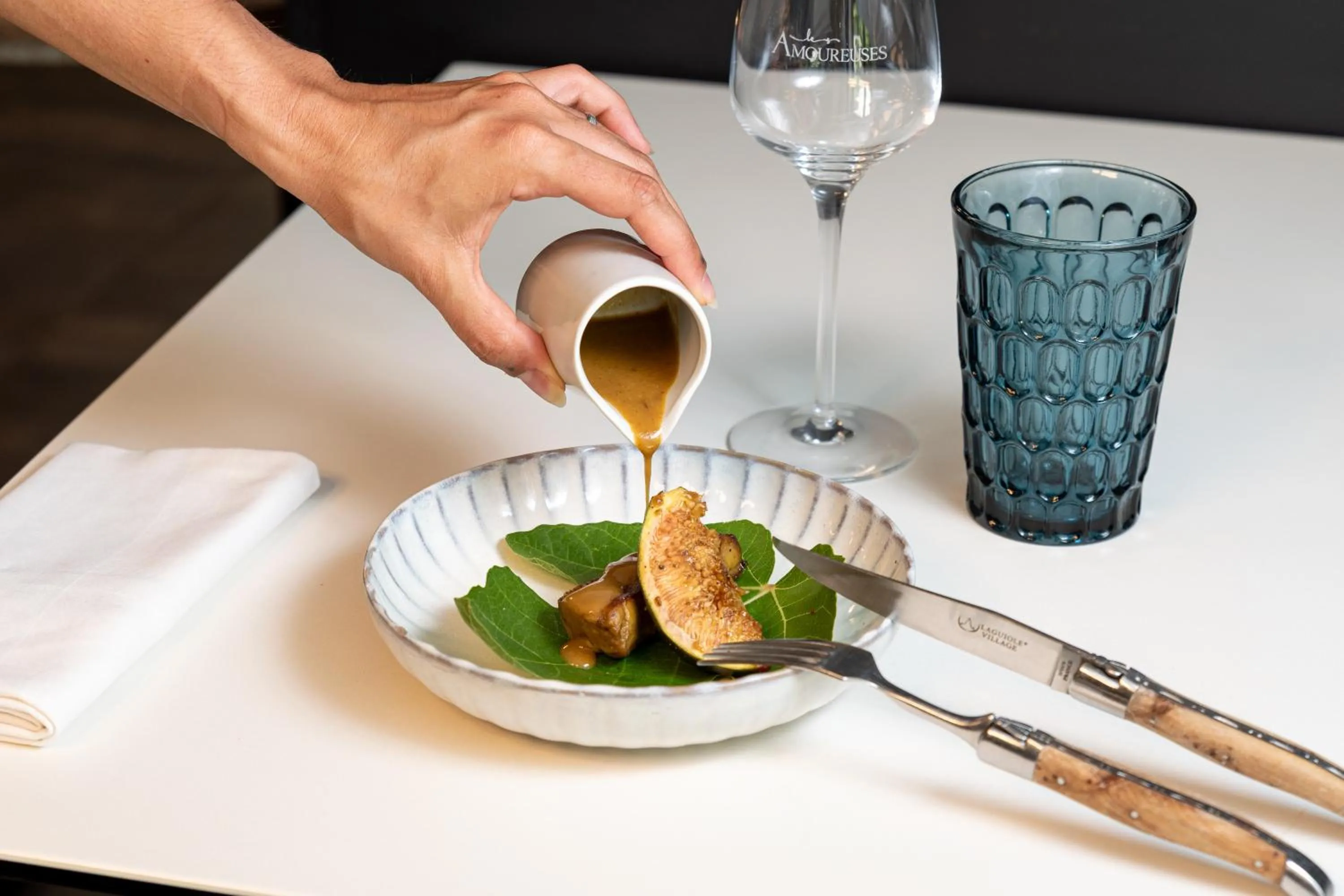 Restaurant/places to eat in Le Domaine Du Colombier