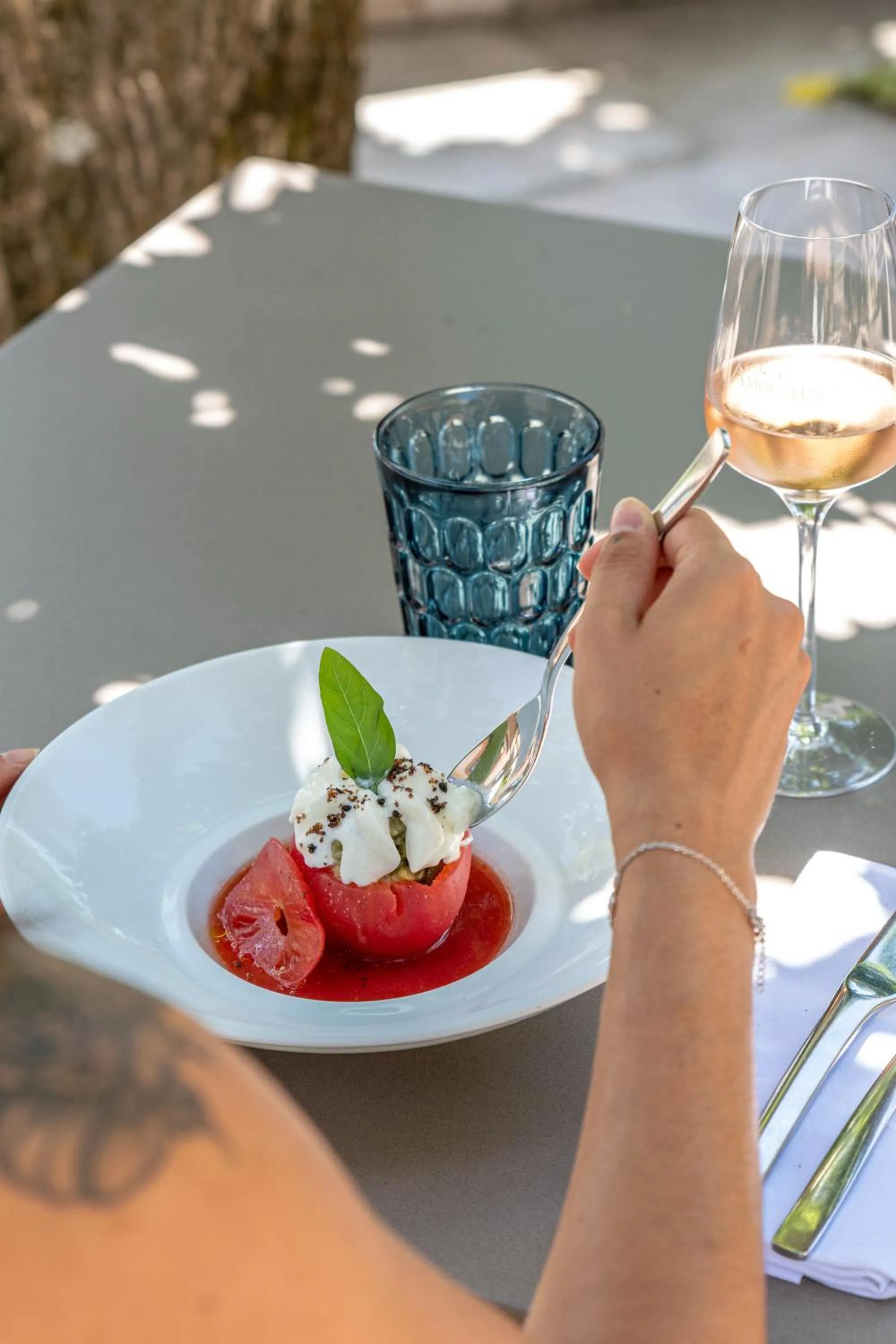 Restaurant/places to eat in Le Domaine Du Colombier