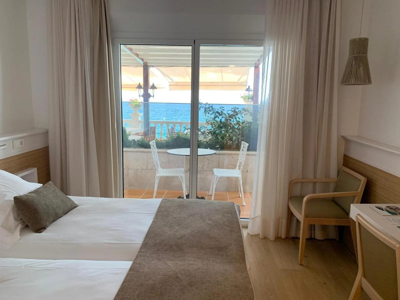 Sea view, Bed in Hotel Costa Brava