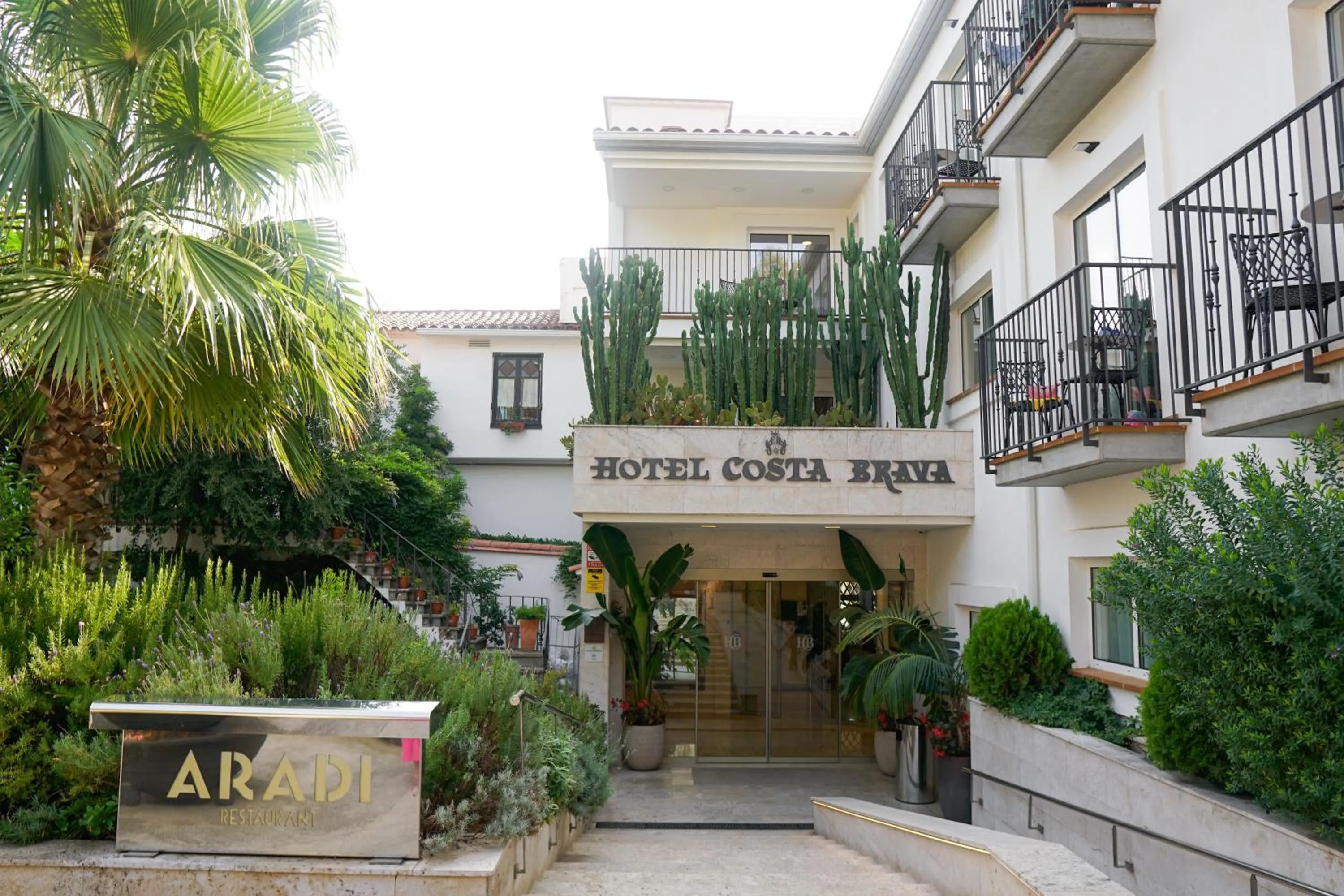 Property building in Hotel Costa Brava