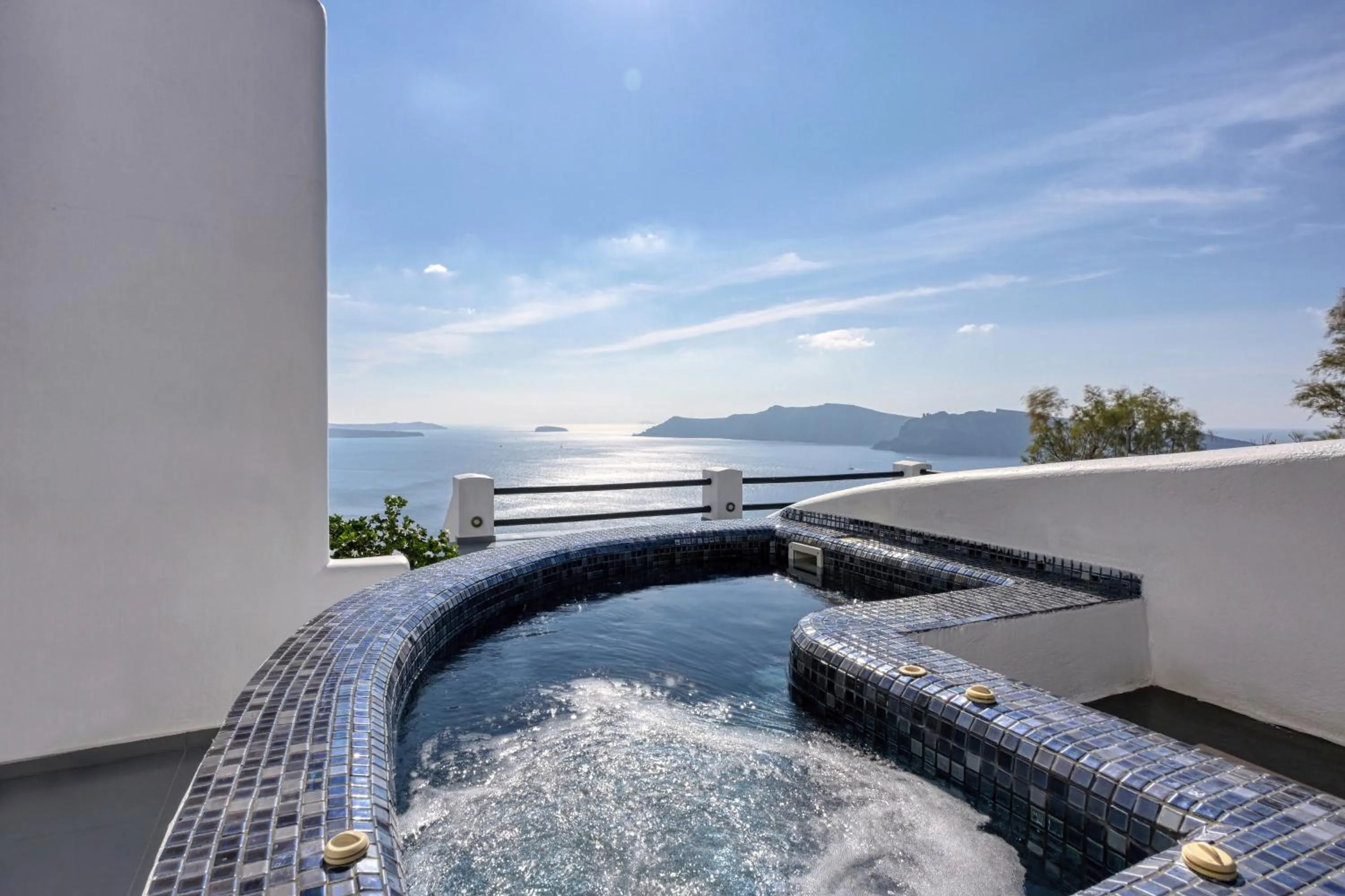 Hot Tub in Oia Suites