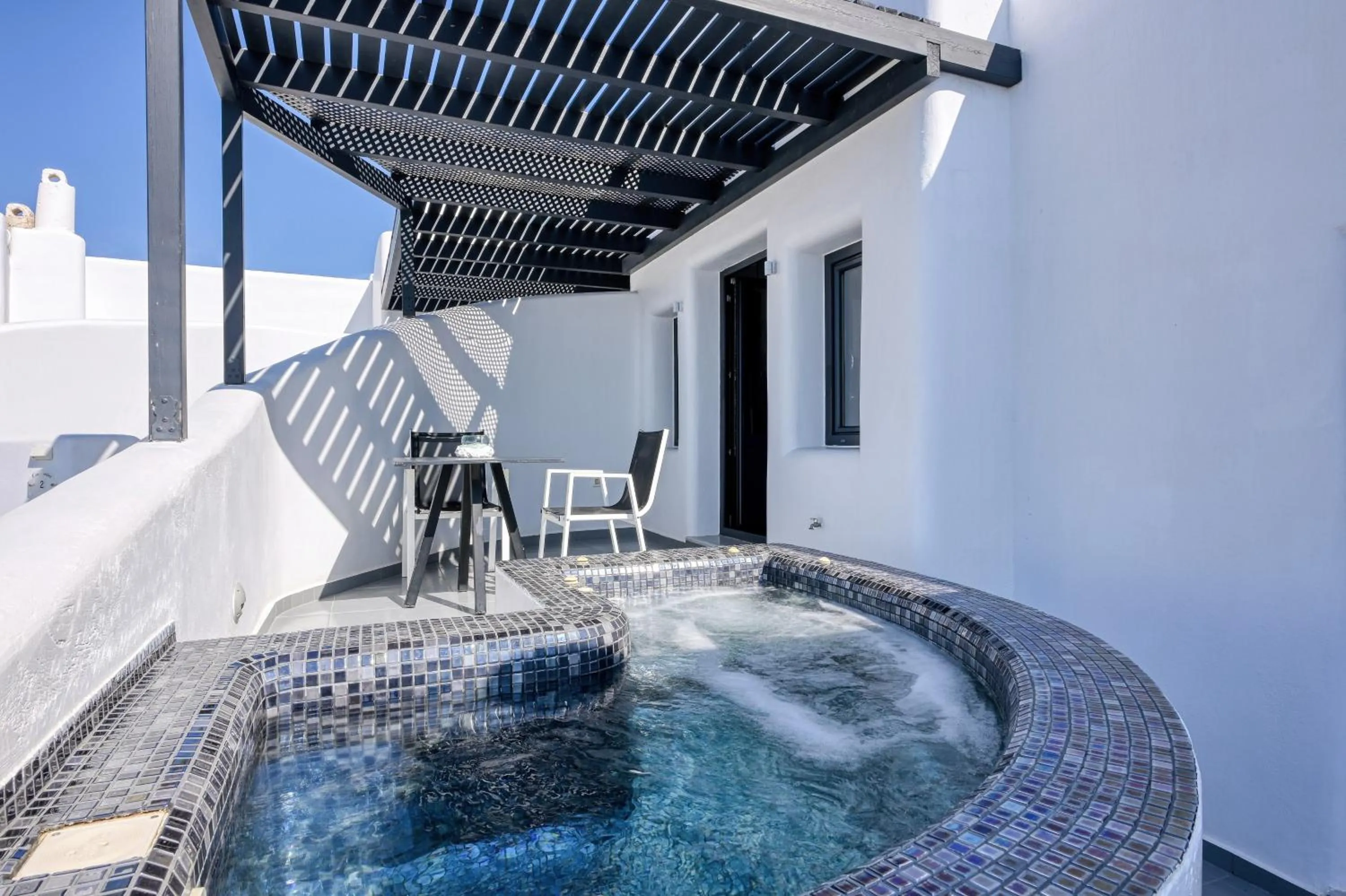 Hot Tub in Oia Suites
