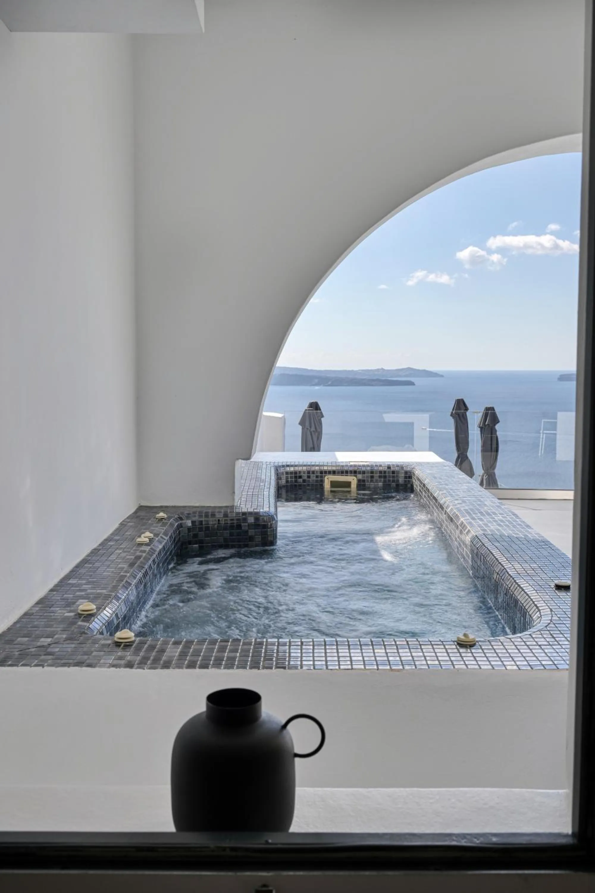 Hot Tub in Oia Suites
