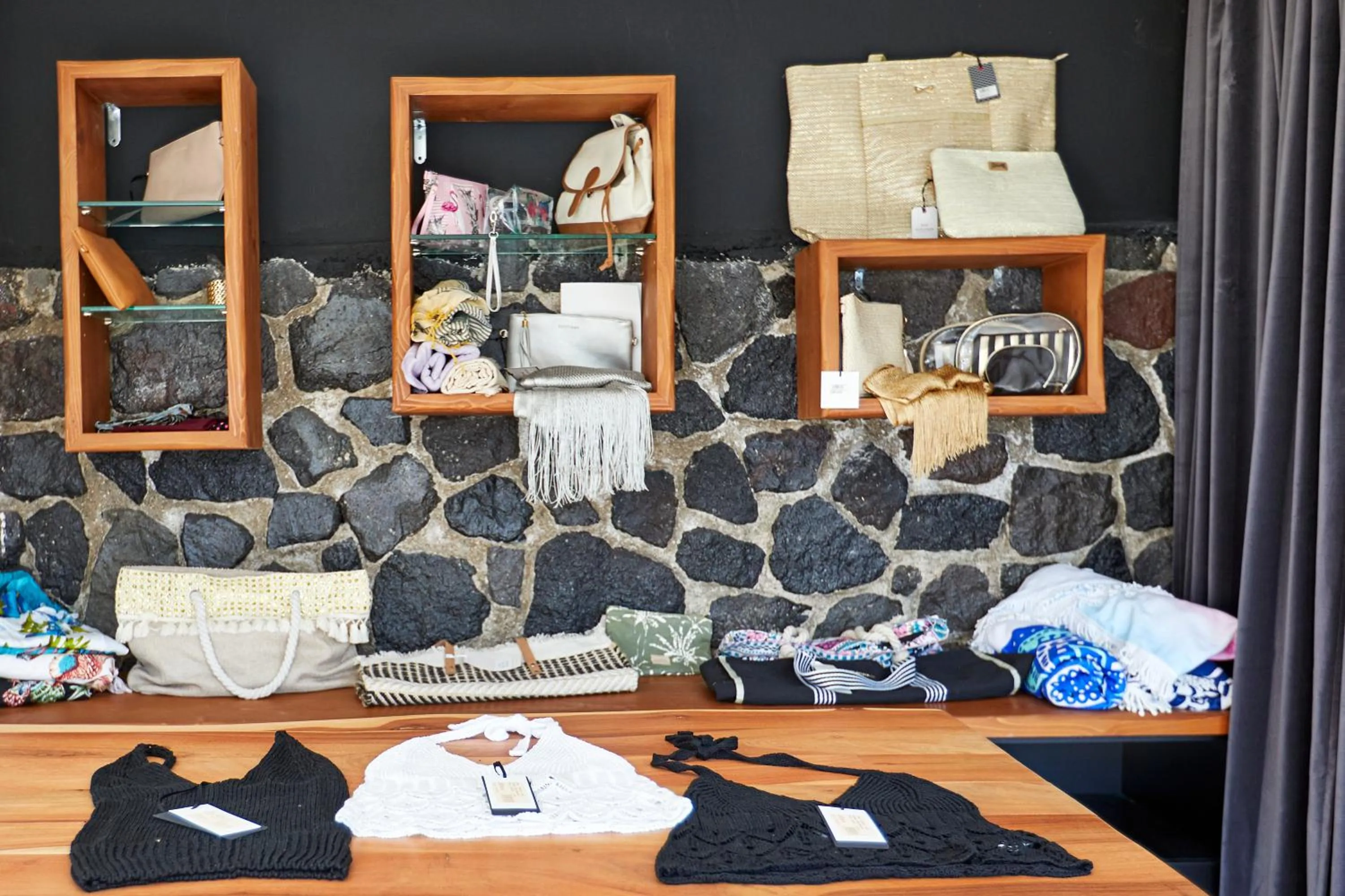 On-site shops in Oia Suites