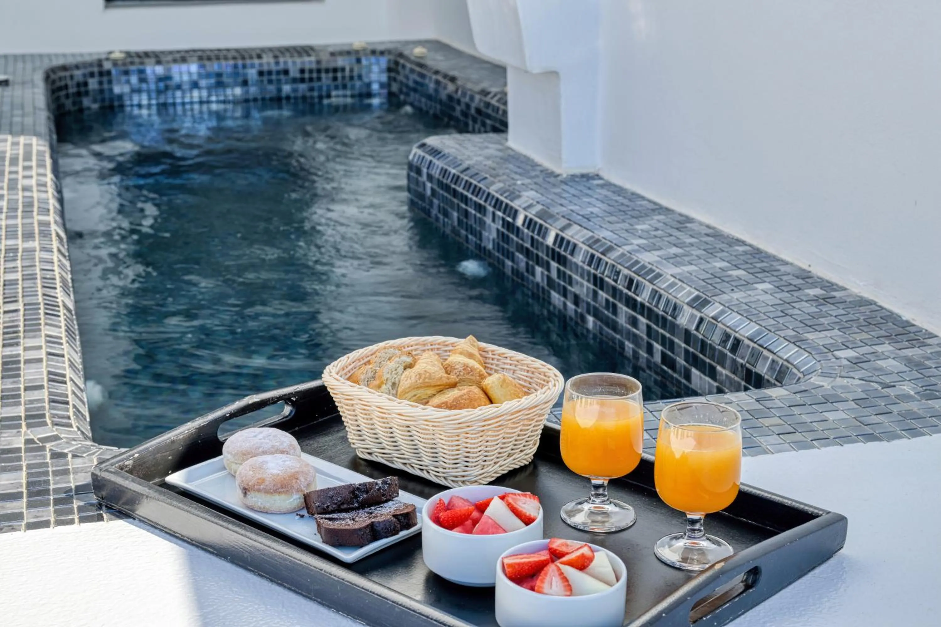 Breakfast in Oia Suites