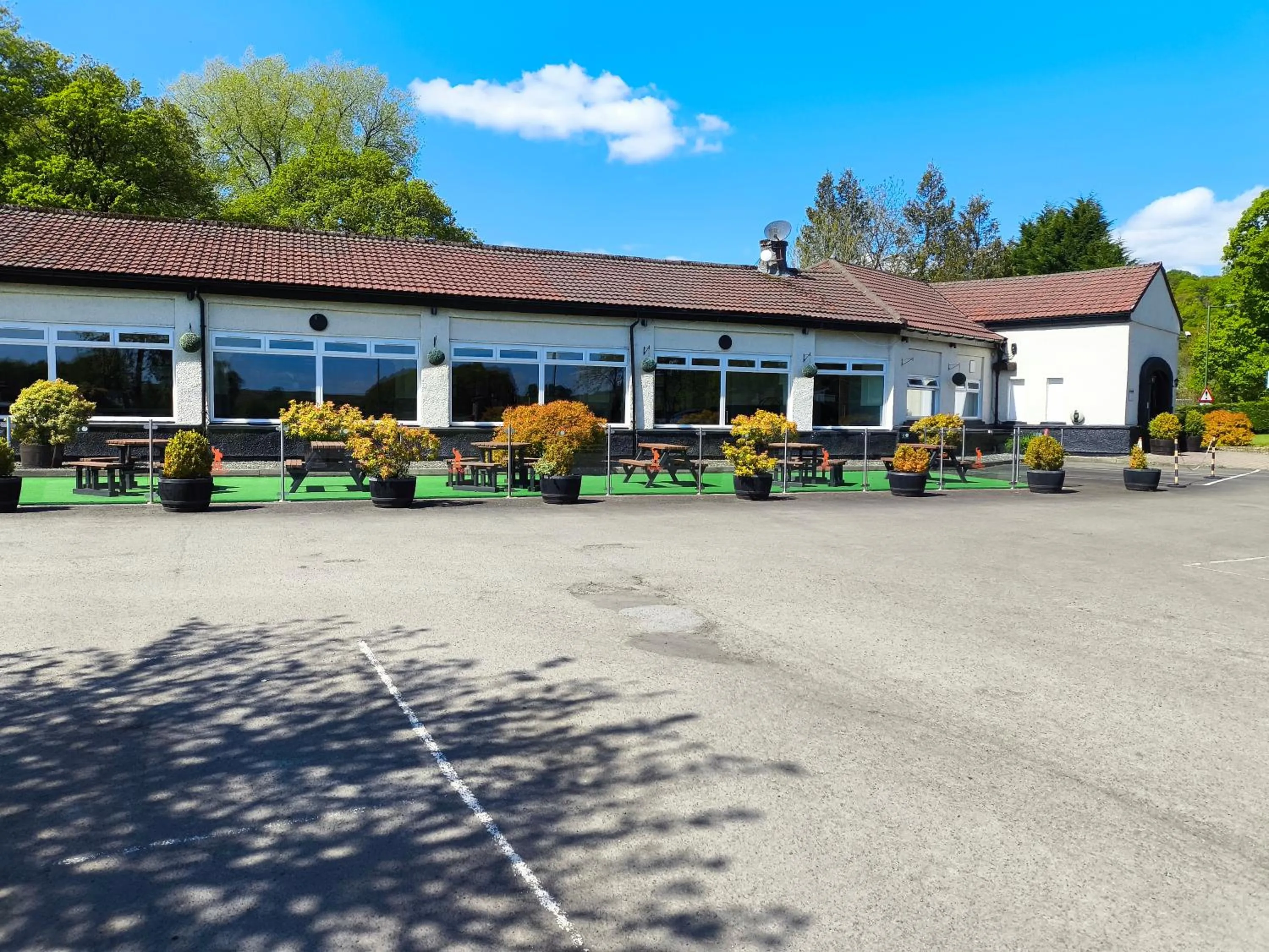 Property building in Rob Roy Hotel