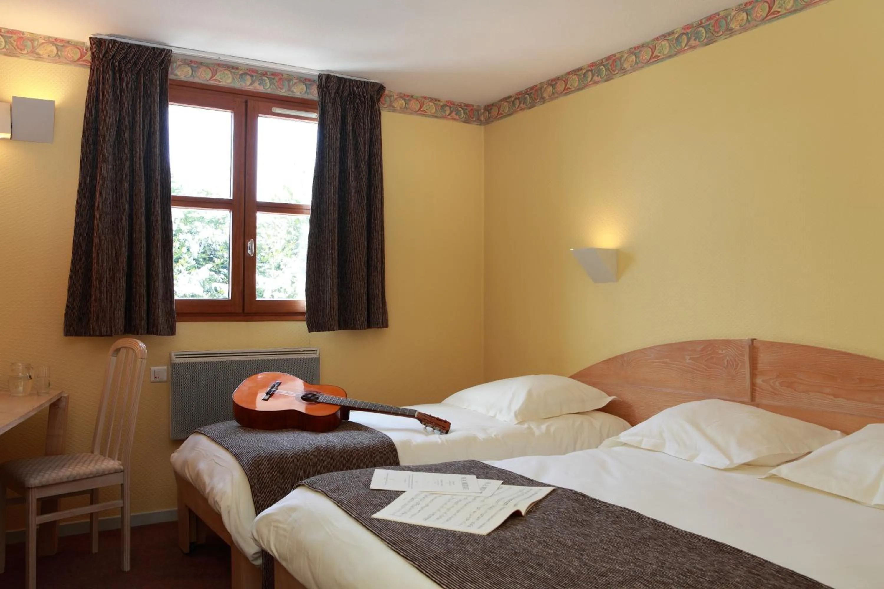 Bedroom, Bed in Logis Le Luth