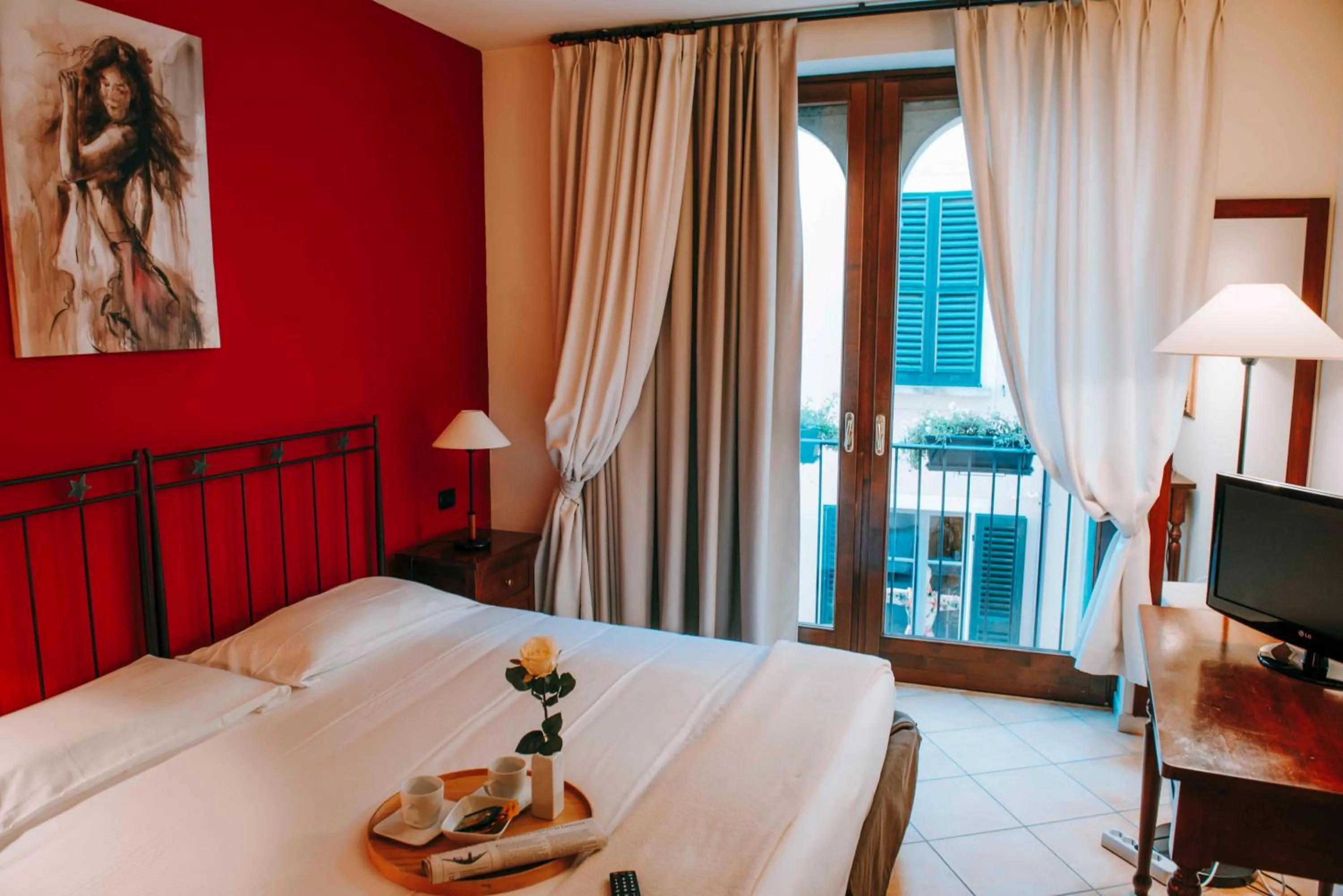 Photo of the whole room, Bed in Hotel La Contrada