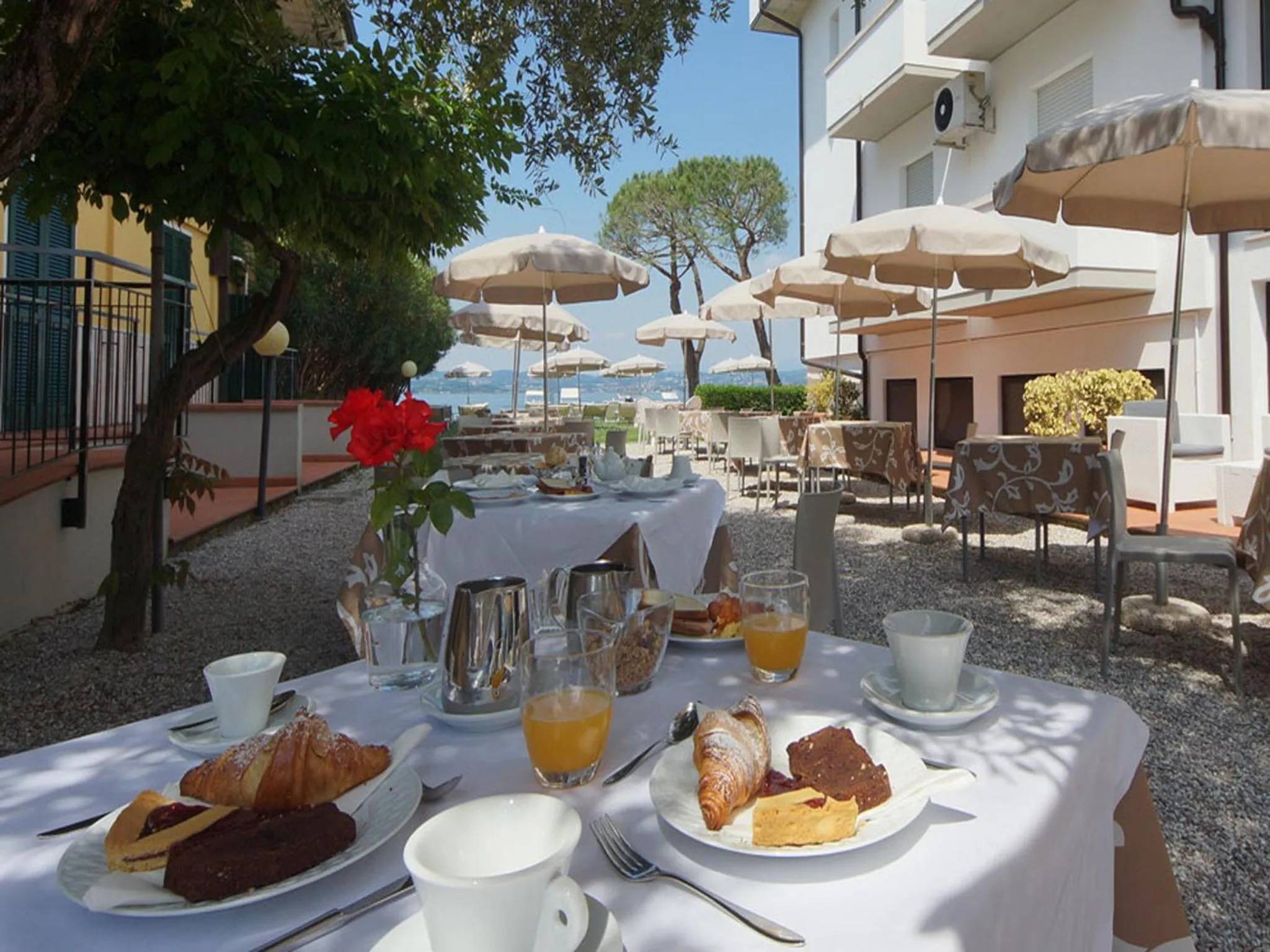 Breakfast in Hotel Saviola