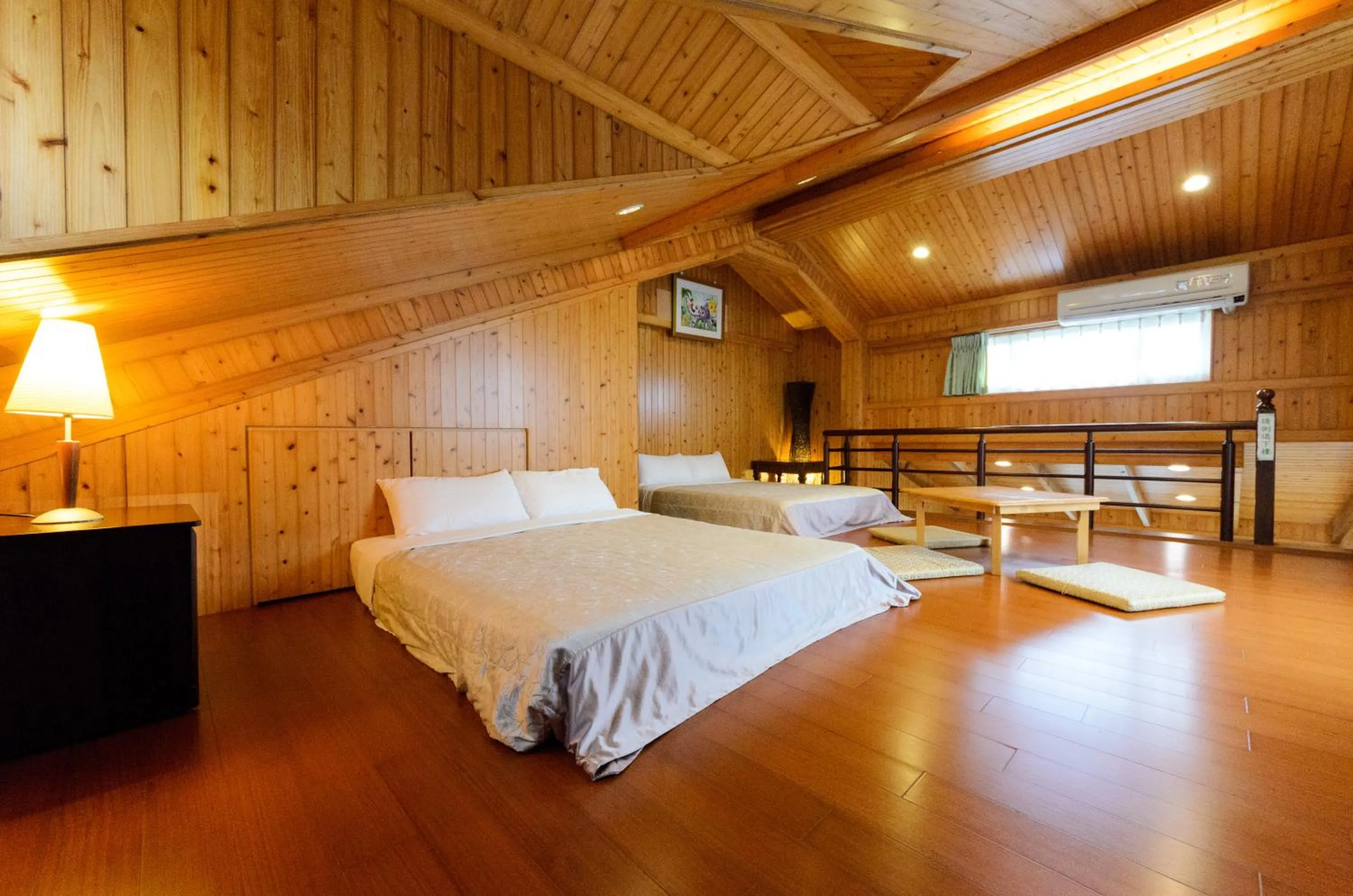 Bedroom, Bed in Yosemite Homestay