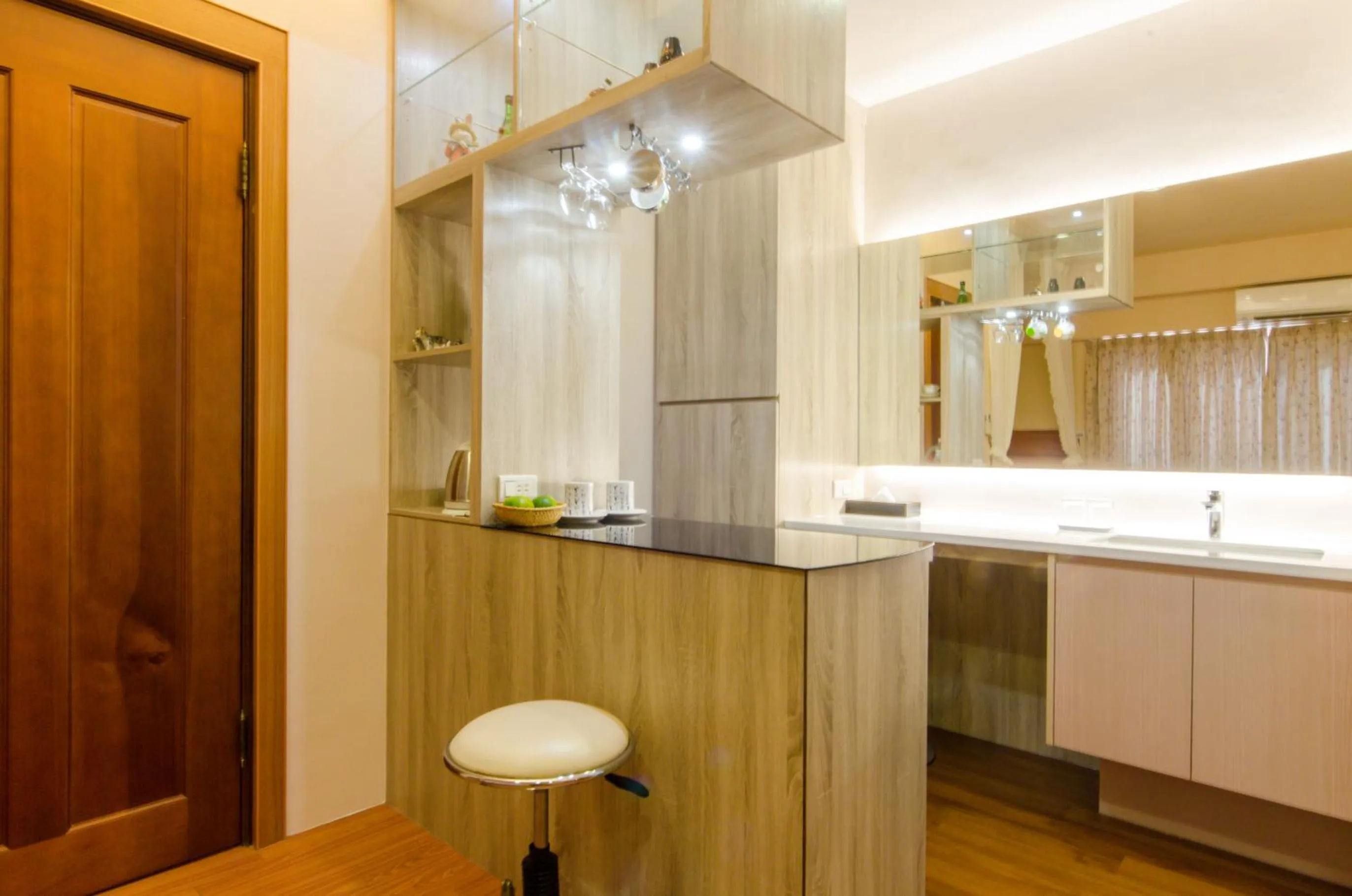 wardrobe in Yosemite Homestay