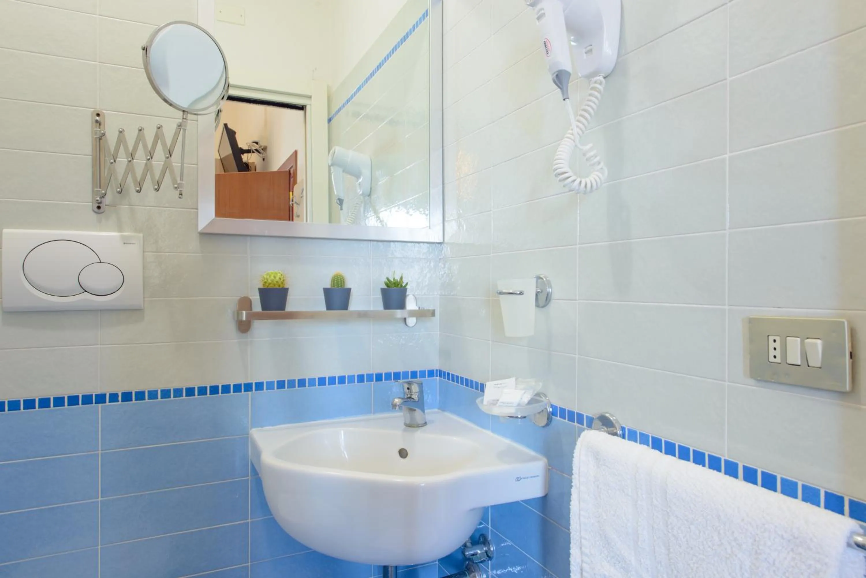 Bathroom in Hotel Nuova Medusa Rimini