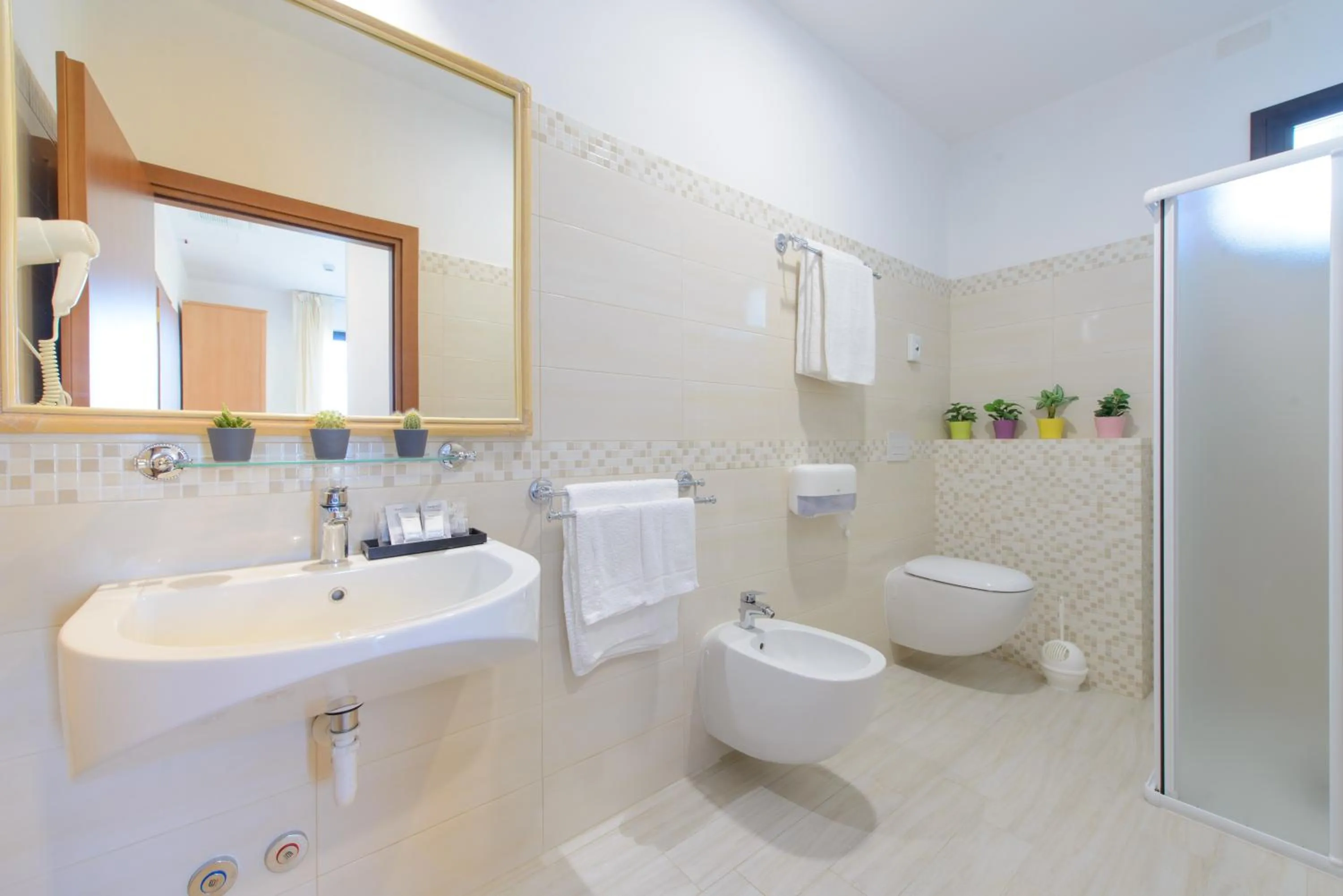 Bathroom in Hotel Nuova Medusa Rimini