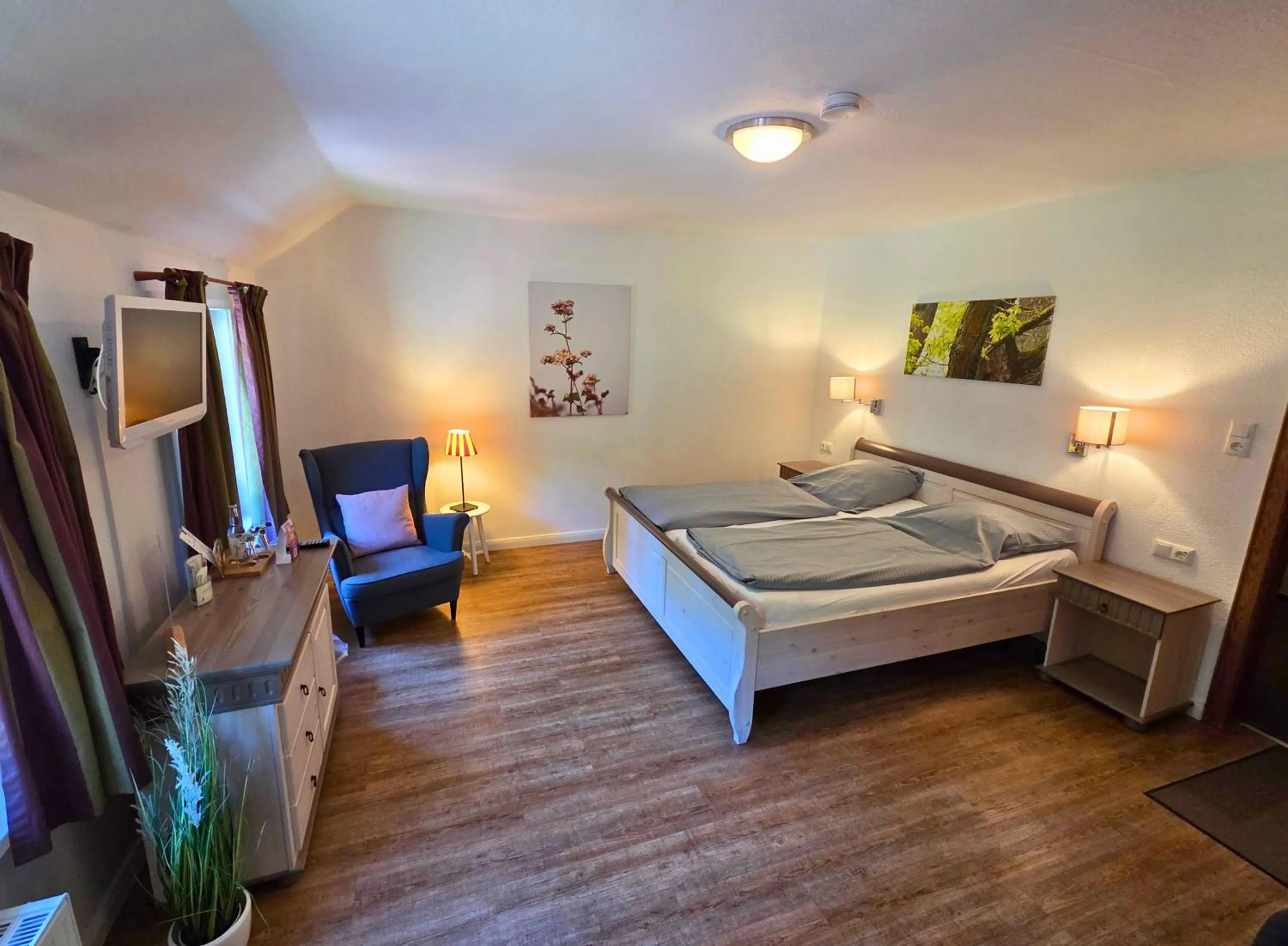 Photo of the whole room, Bed in Landhaus Haverbeckhof