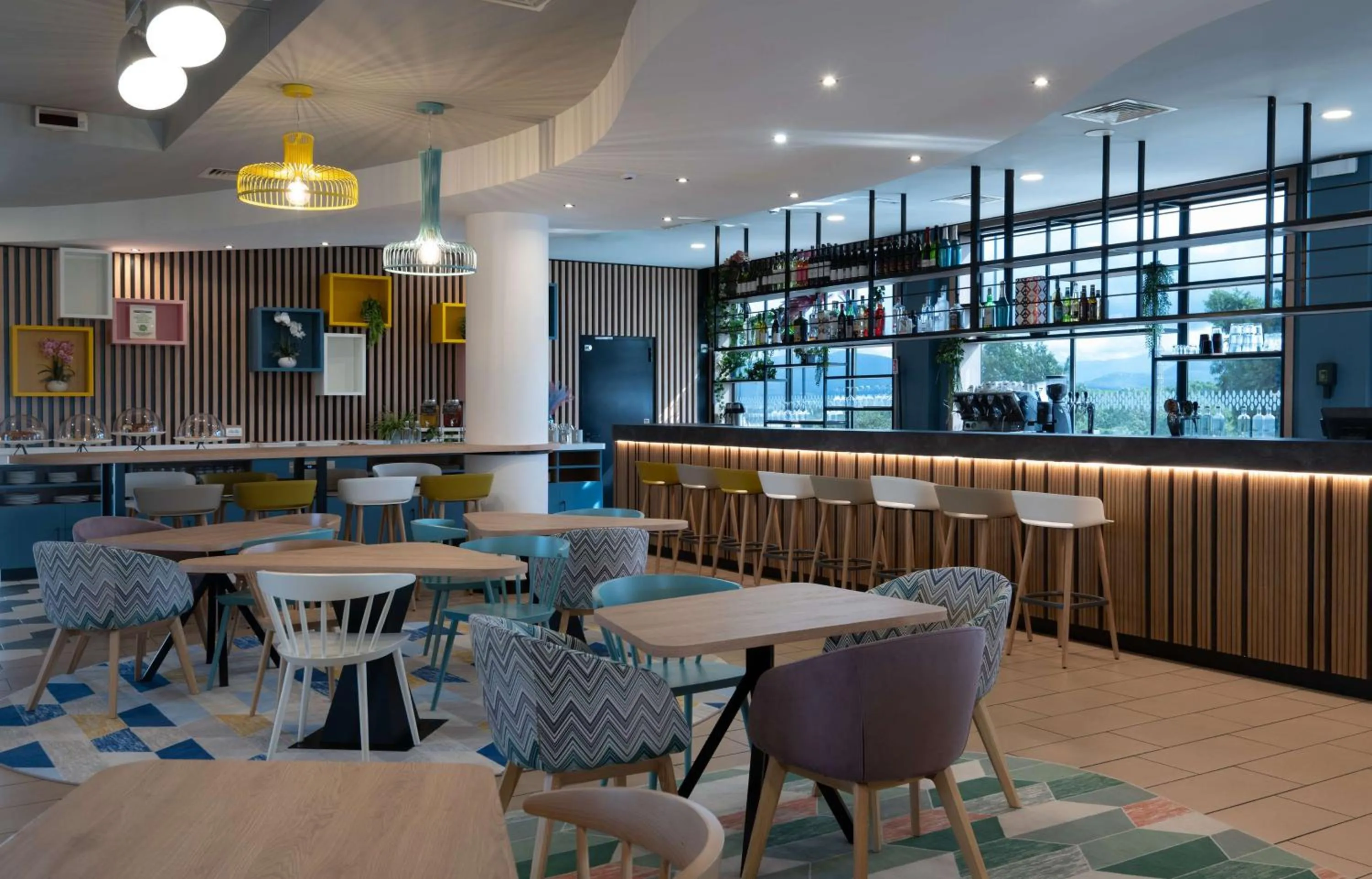 Lounge or bar in Hampton by Hilton Rome North Fiano Romano