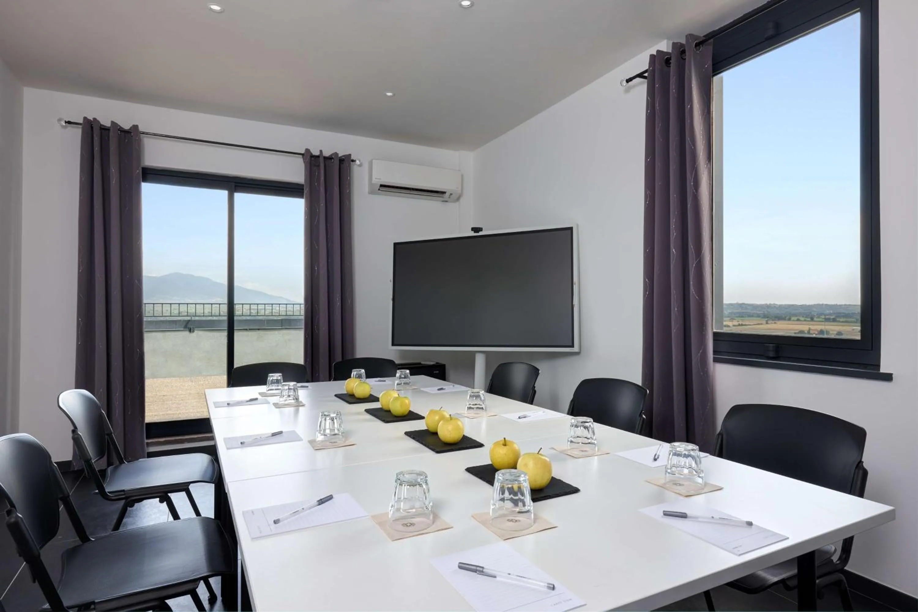 Meeting/conference room in Hampton by Hilton Rome North Fiano Romano
