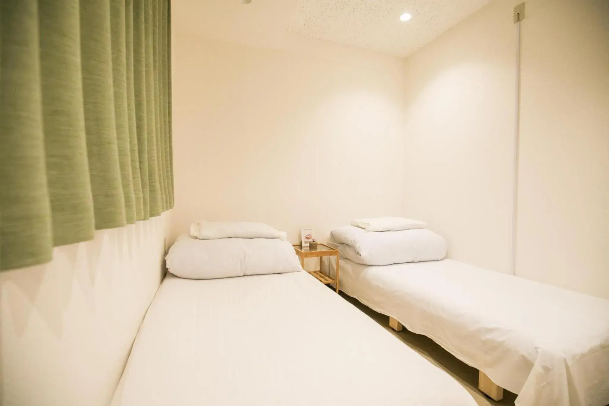 Twin Room with Shared Bathroom - E in 123 Guesthouse Twin Room with Shared Bathroom - E in 123 Guesthouse