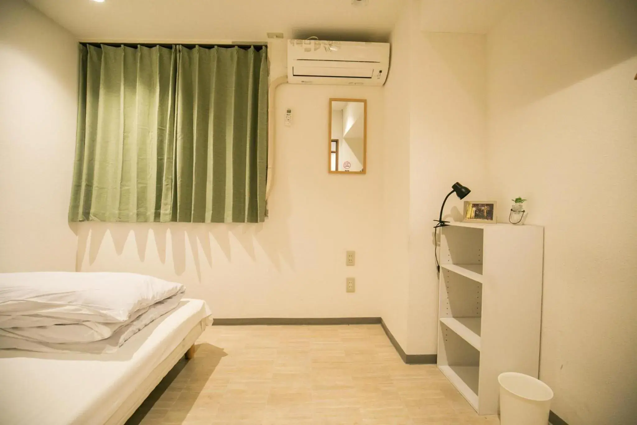 Single Room with Shared Bathroom - D in 123 Guesthouse Single Room with Shared Bathroom - D in 123 Guesthouse