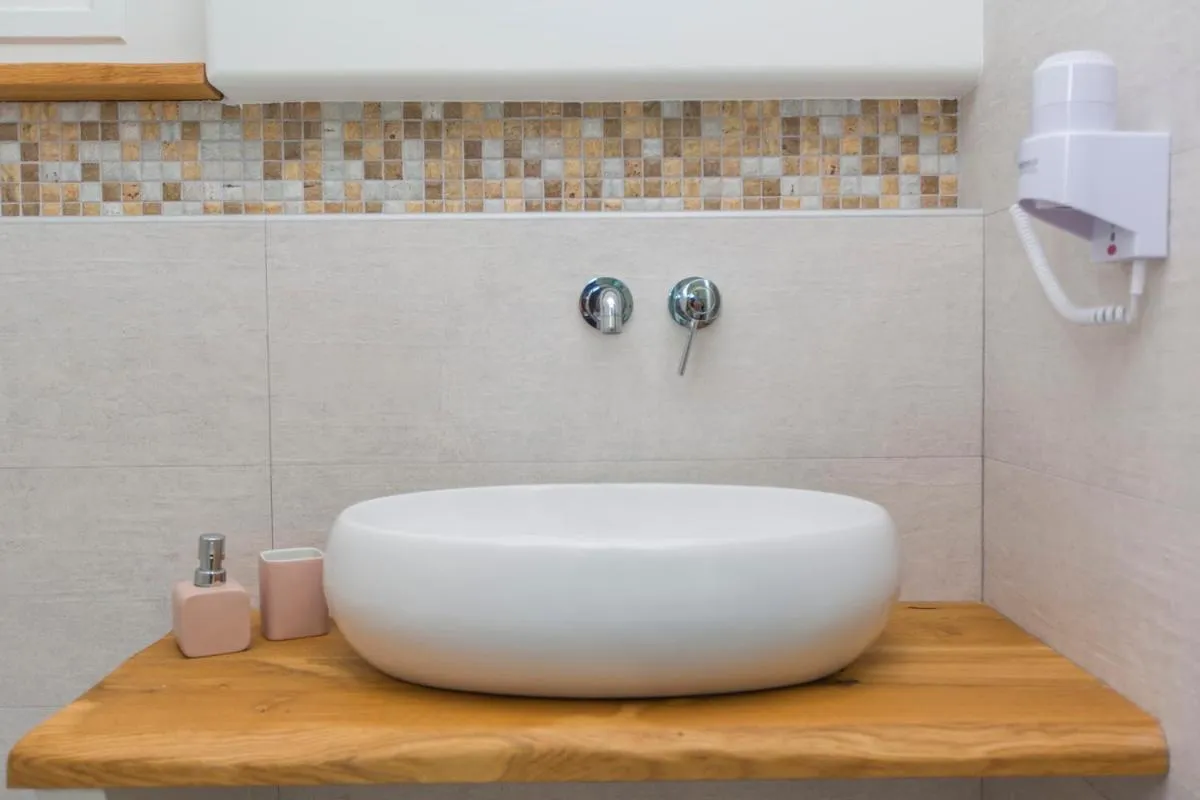 Bathroom in Glykeria