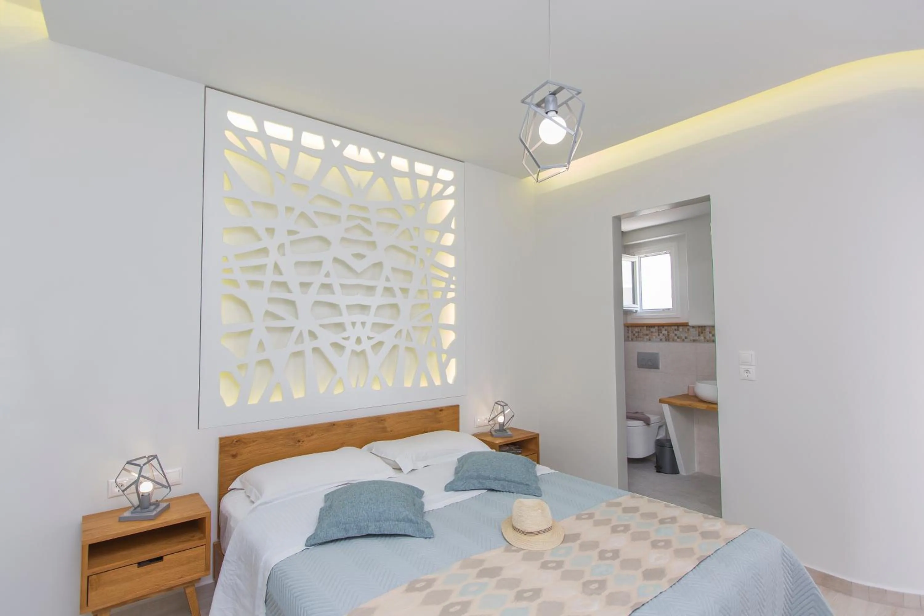 Bedroom, Bed in Glykeria