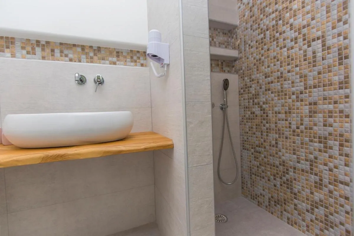 Bathroom in Glykeria