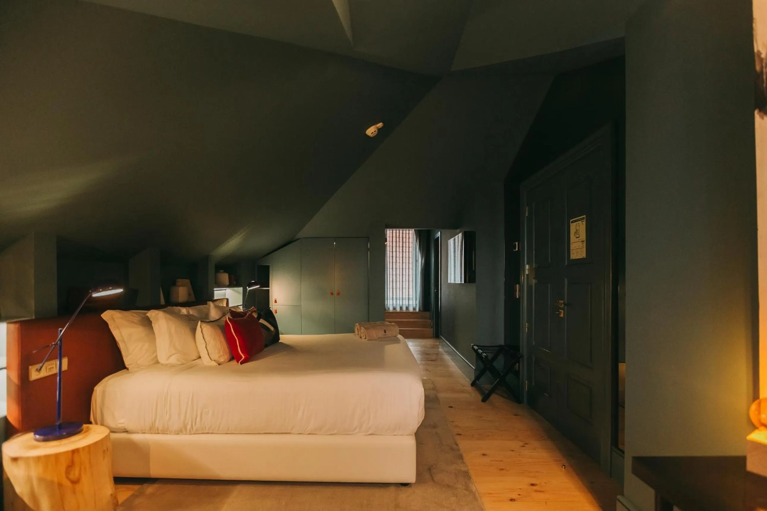 Bedroom, Bed in Torel Avantgarde