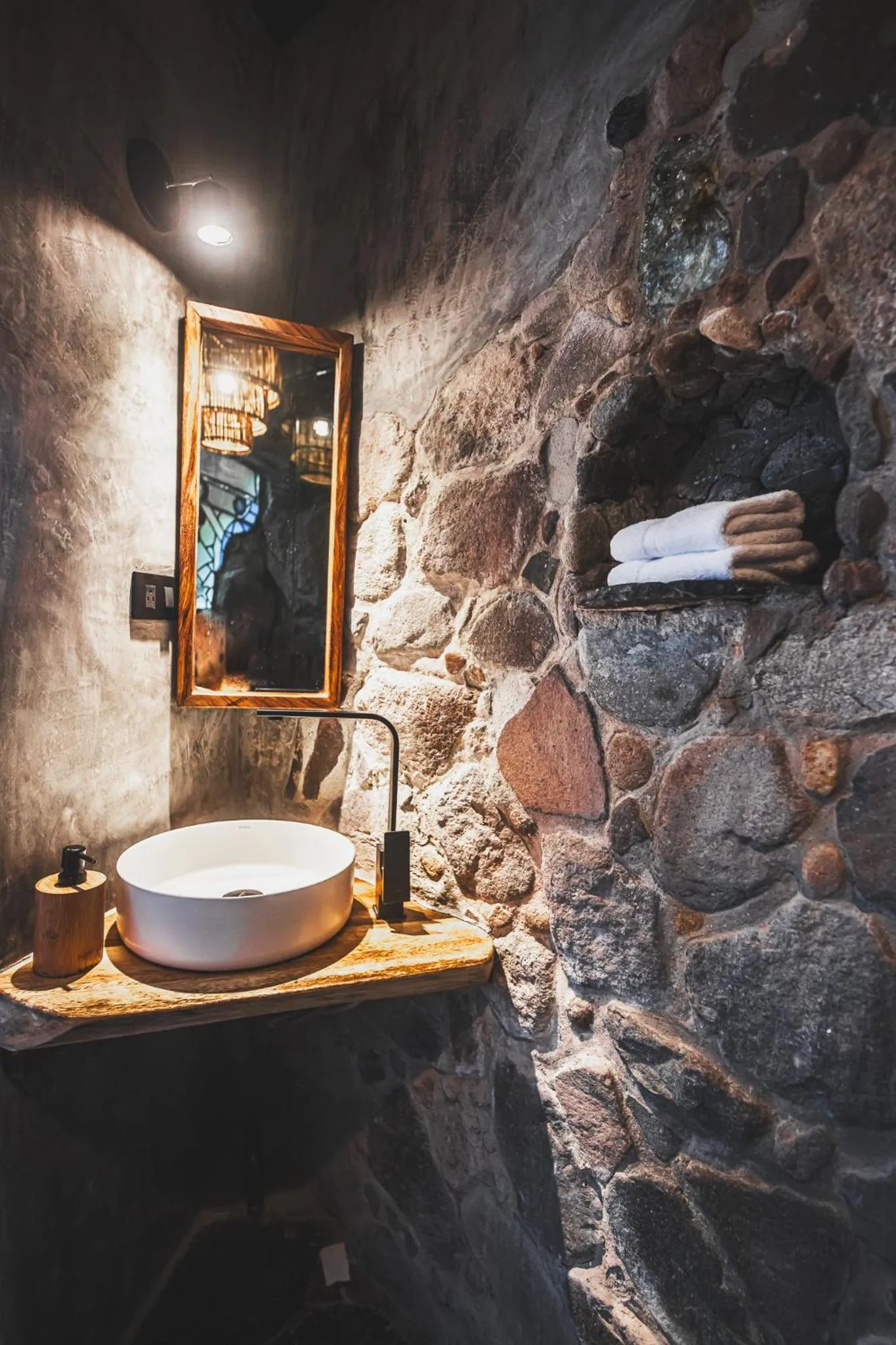 Bathroom in Lush Atitlán