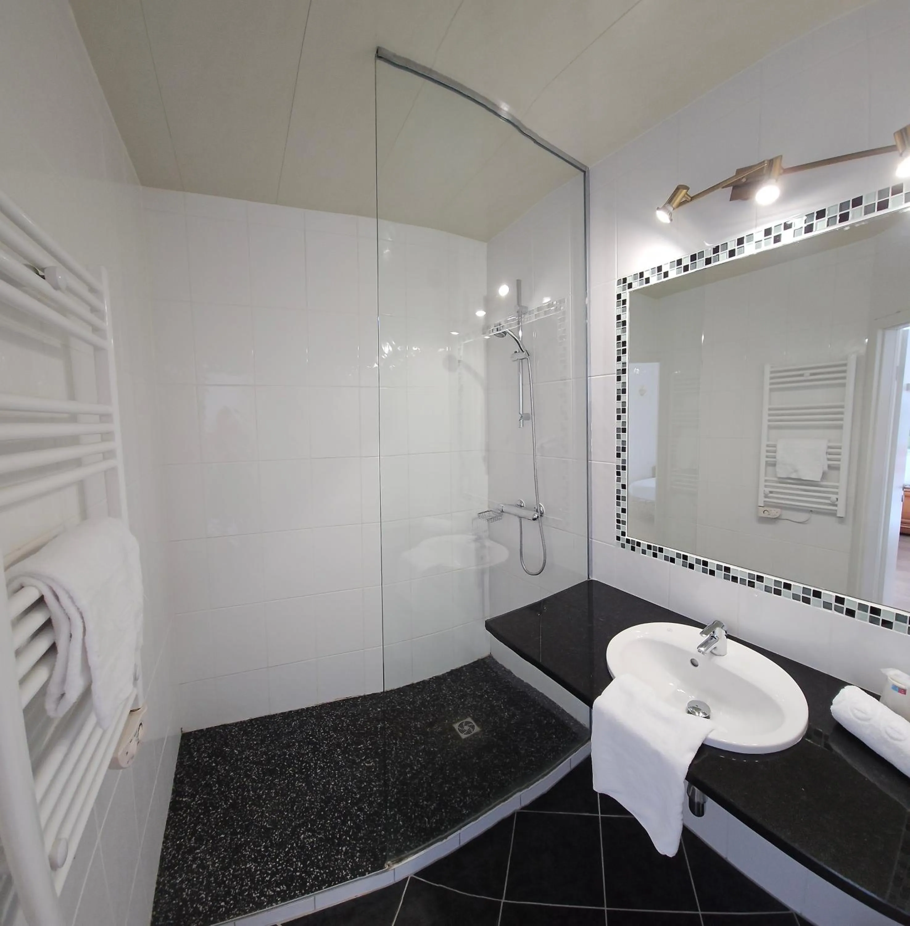 Bathroom in Hotel Restaurant Champ Alsace