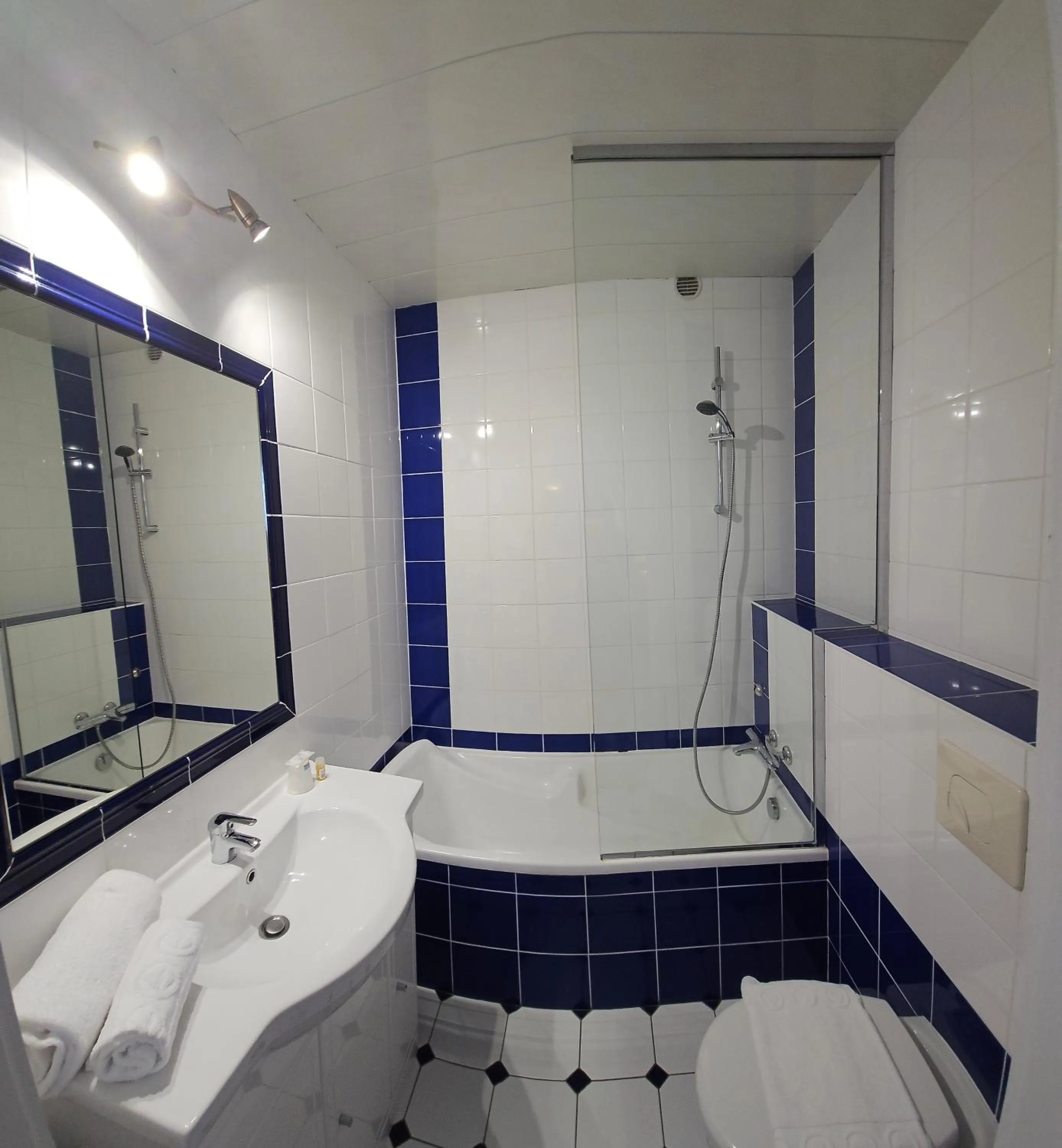 Bathroom in Hotel Restaurant Champ Alsace