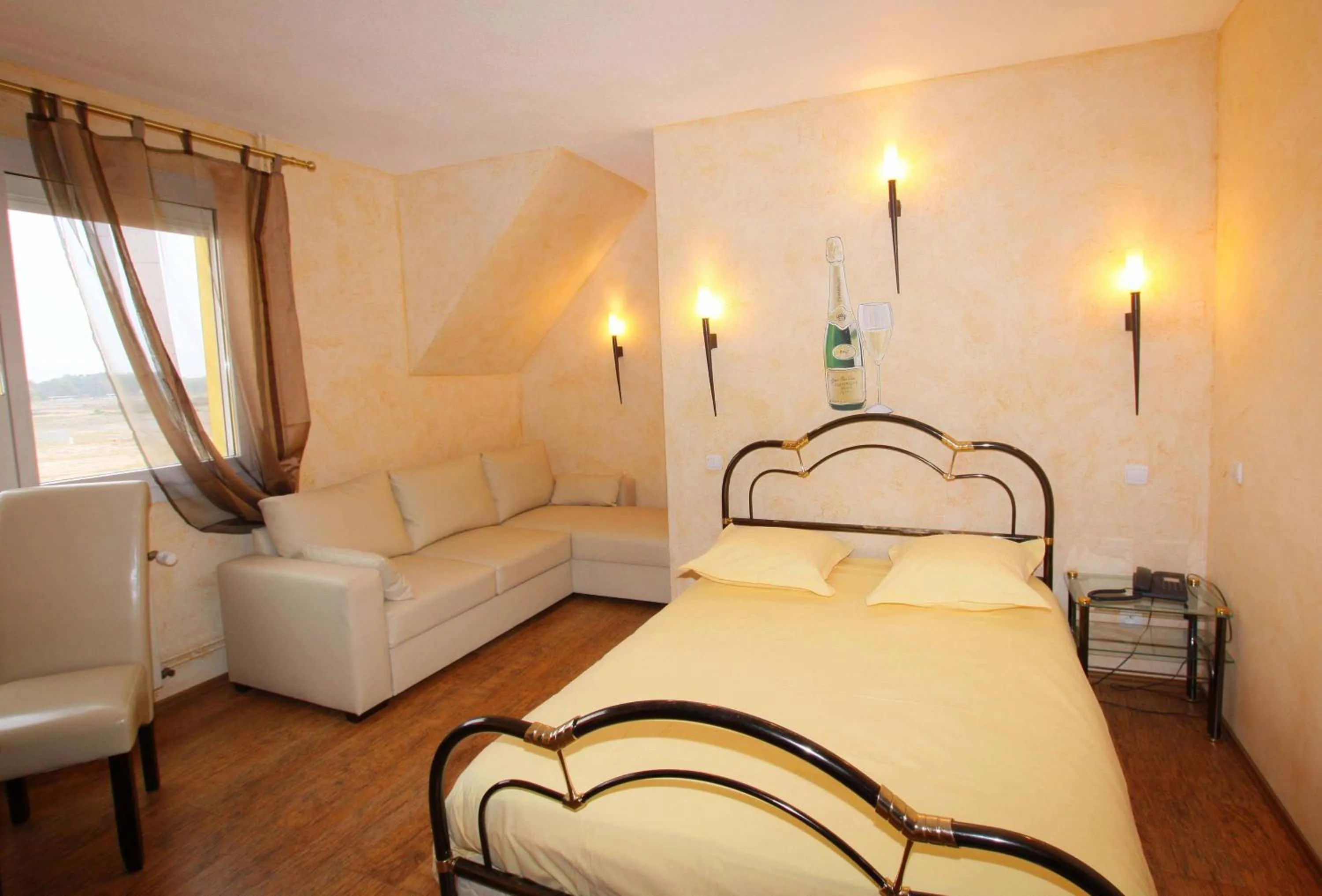 Photo of the whole room, Bed in Hotel Restaurant Champ Alsace