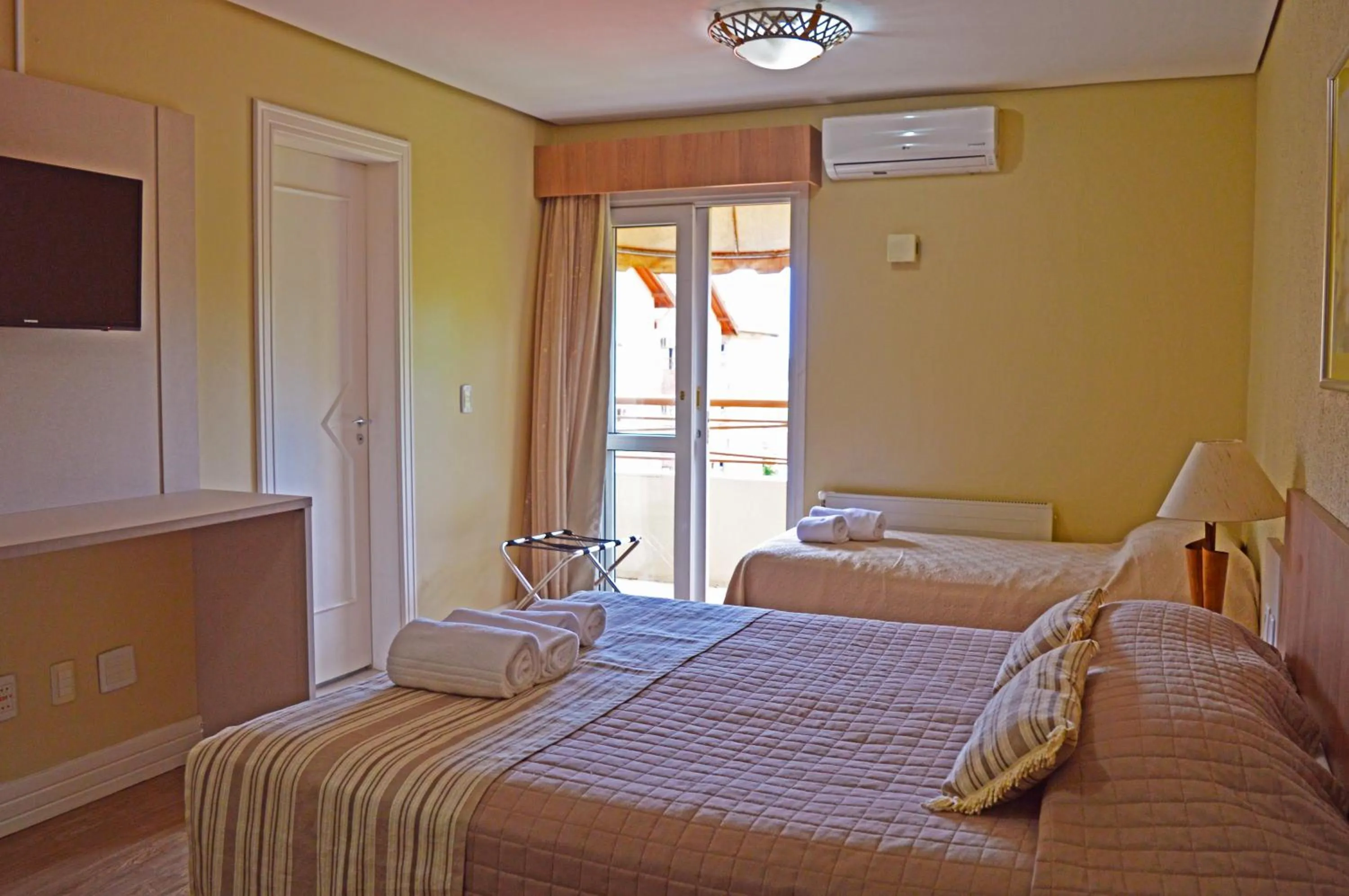 Bed in Sky Ville Hotel Canela