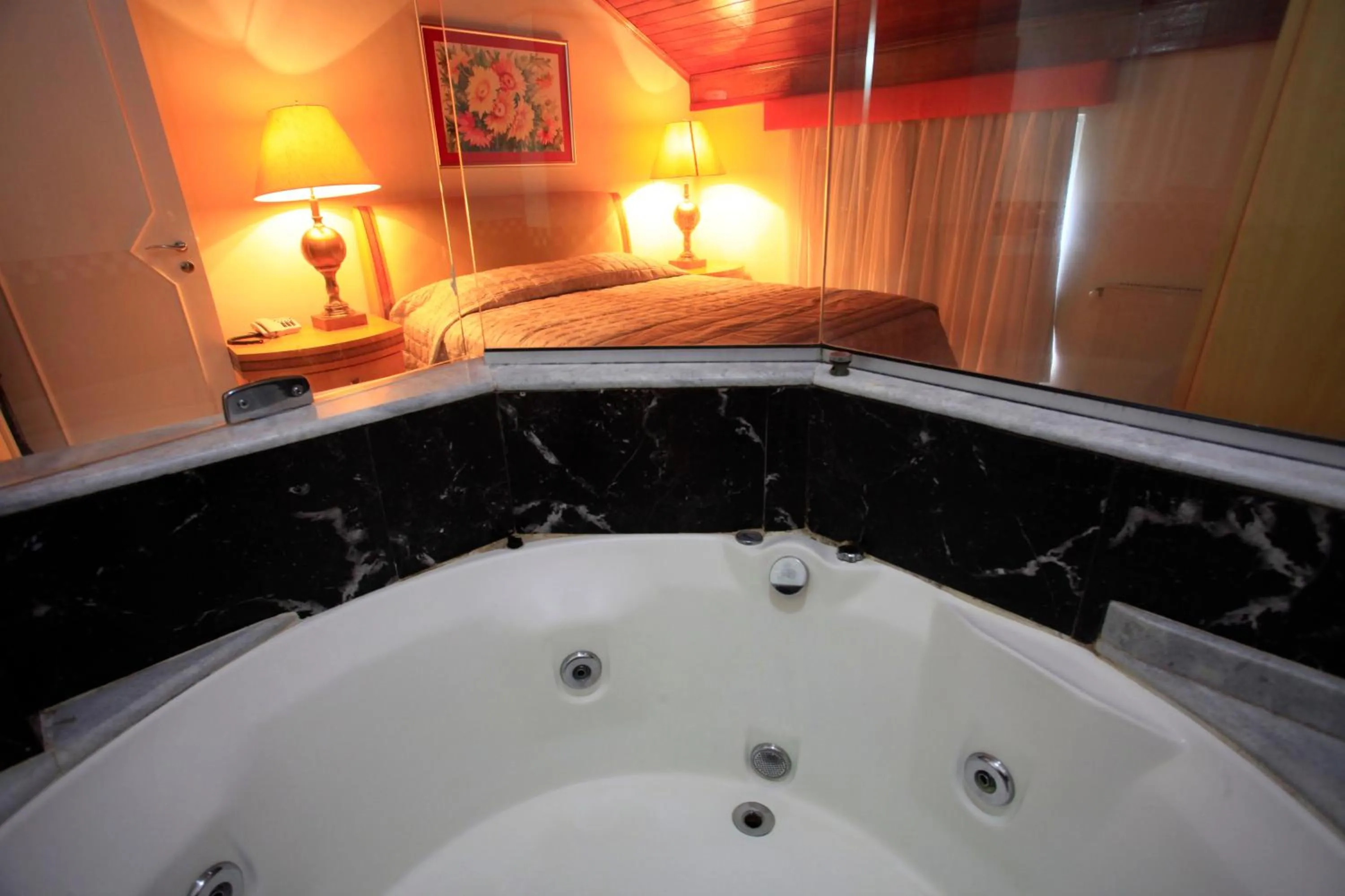 Hot Tub, Bed in Sky Ville Hotel Canela