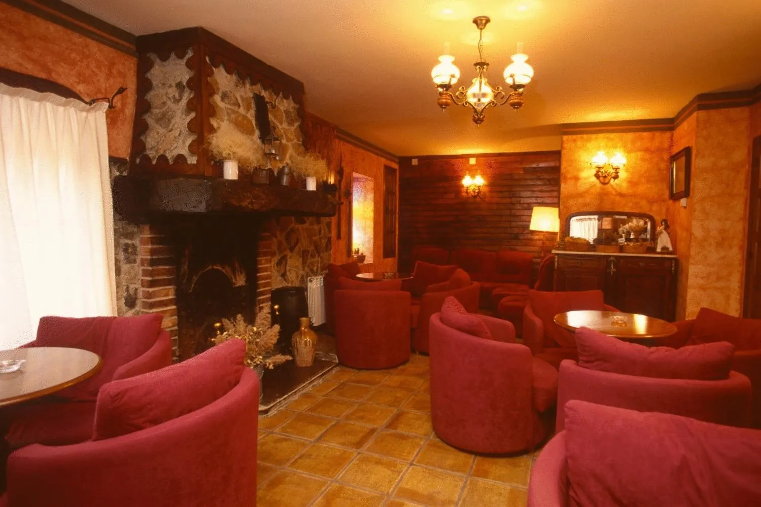 Communal lounge/ TV room in Hotel La Vega